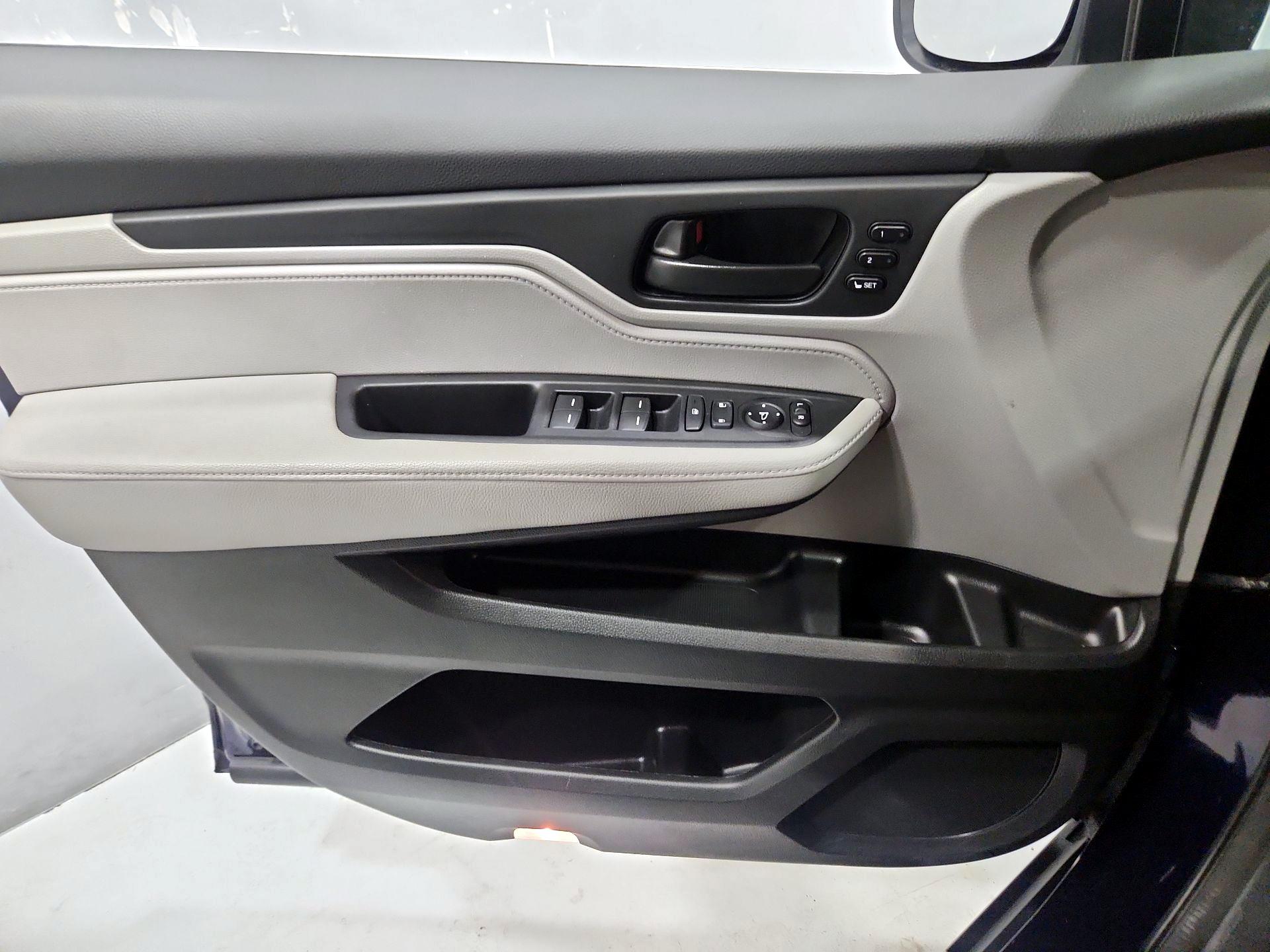 Thumbnail: 2023 Honda Odyssey - 12