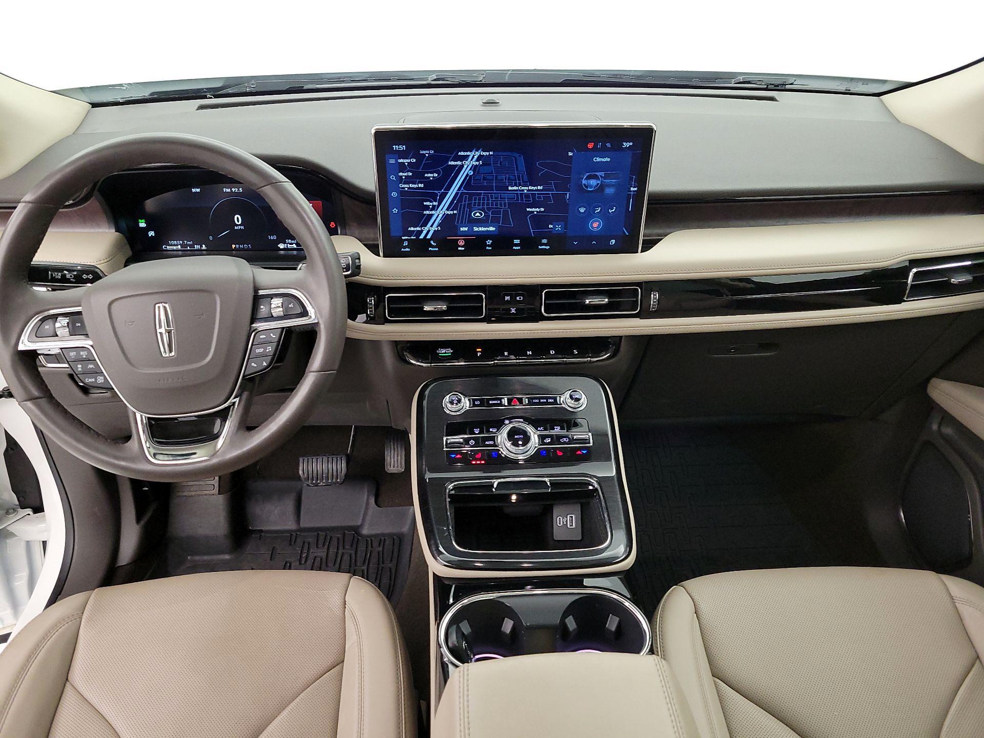Thumbnail: 2023 Lincoln Nautilus - 9