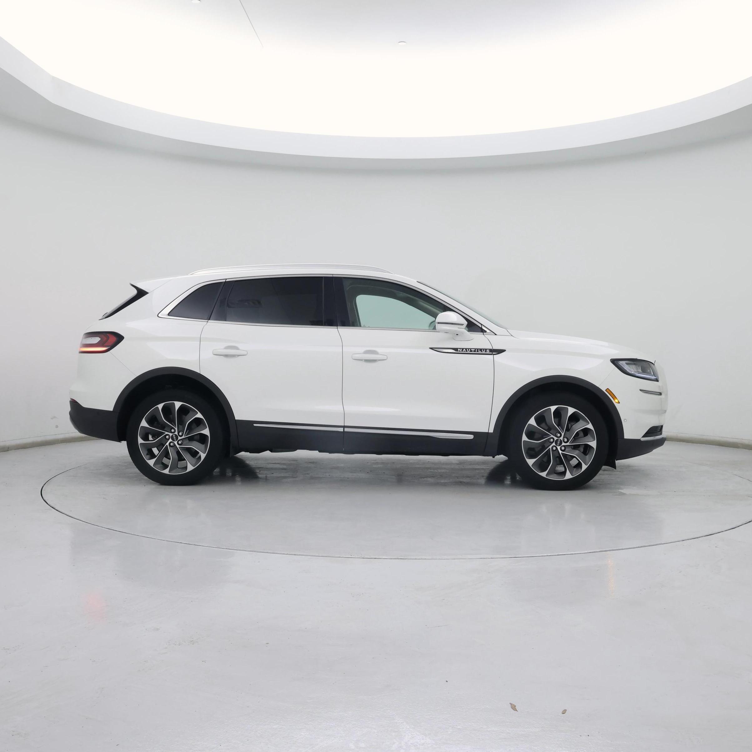 Thumbnail: 2023 Lincoln Nautilus - 7