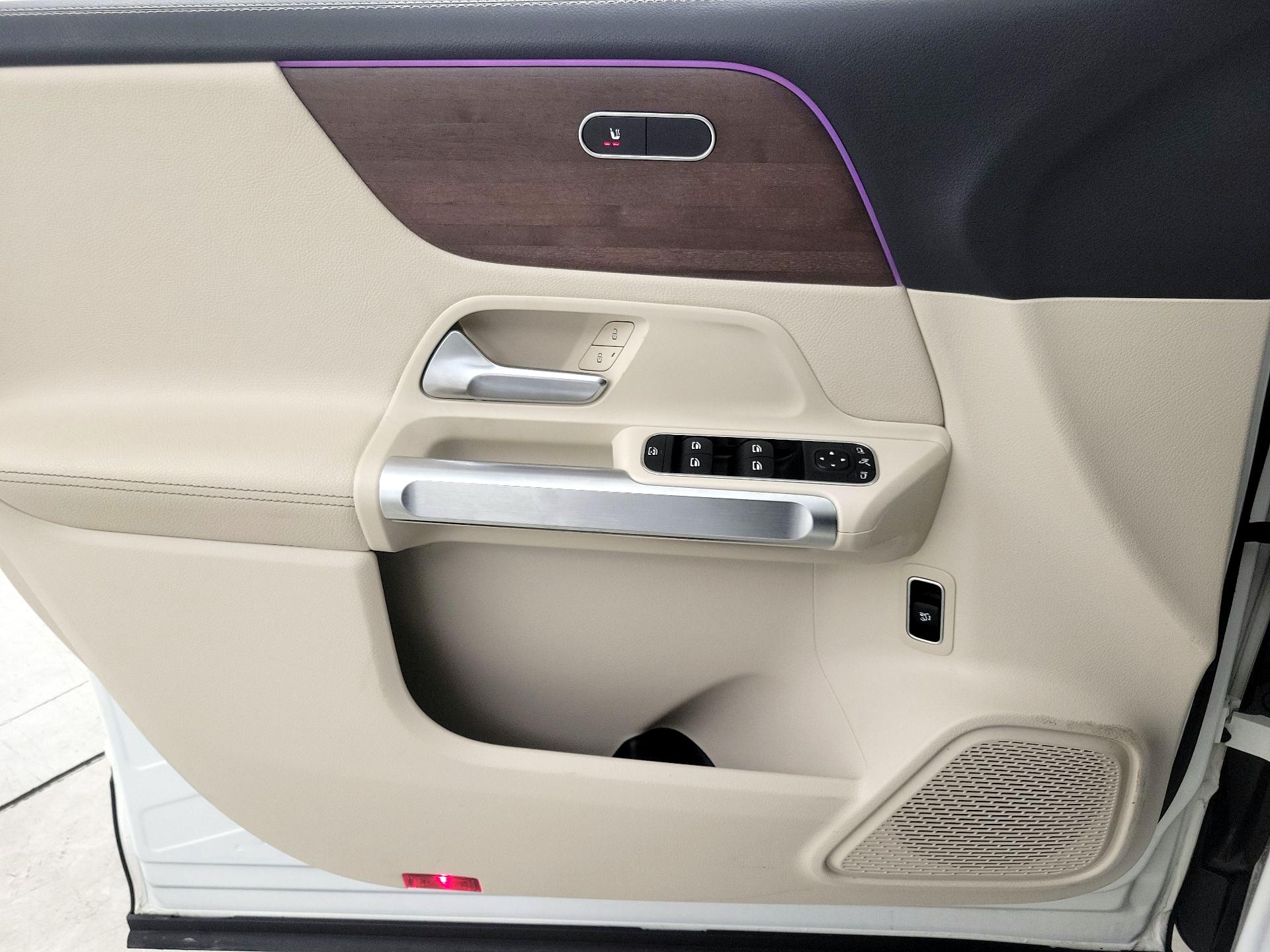 Thumbnail: 2022 Mercedes-Benz GLB - 12