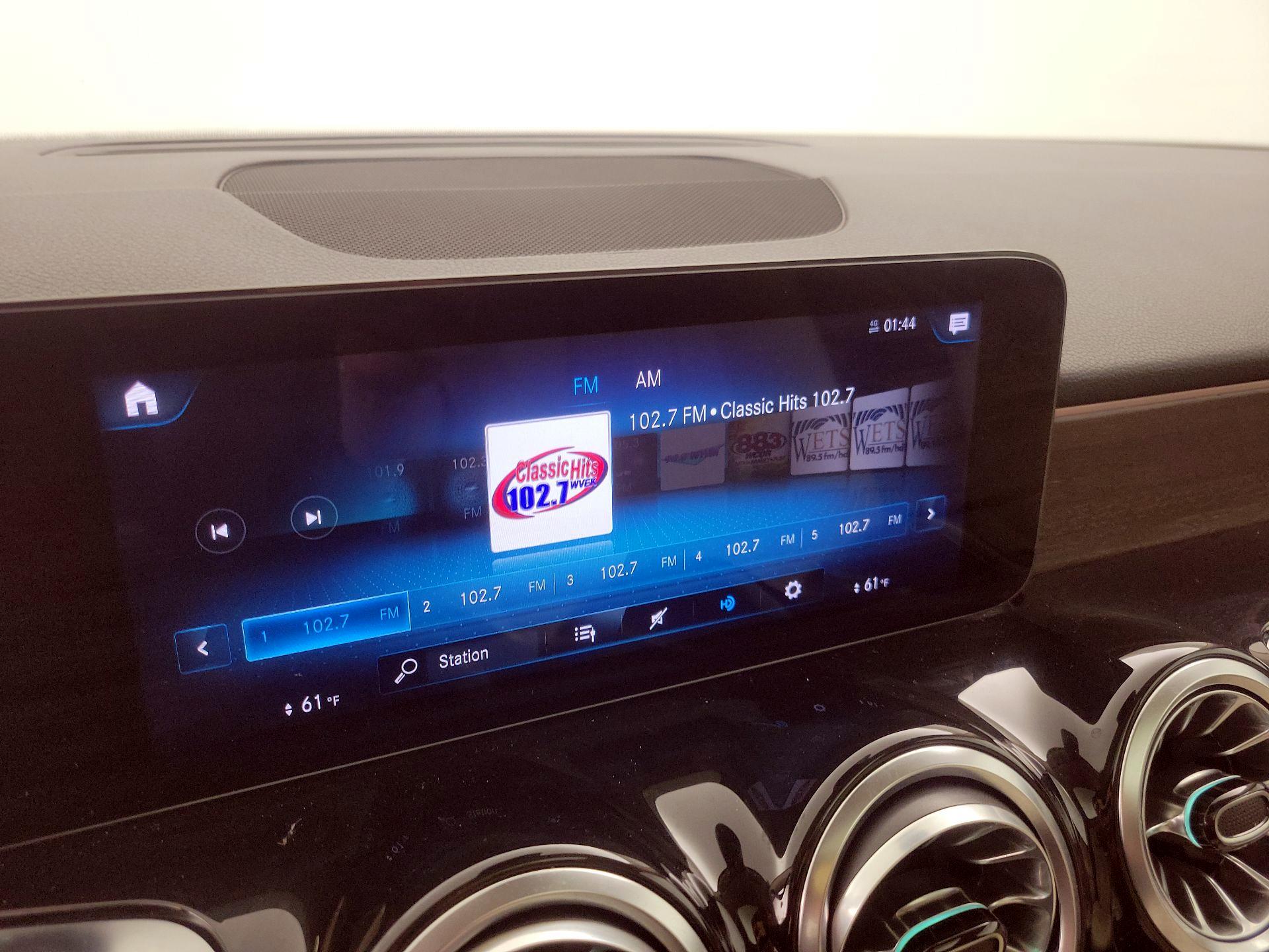 Thumbnail: 2022 Mercedes-Benz GLB - 16