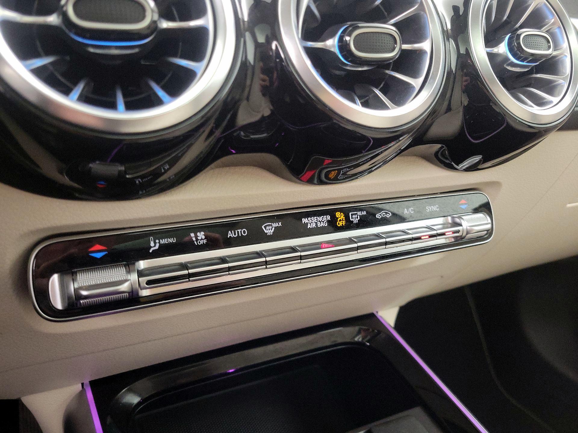 Thumbnail: 2022 Mercedes-Benz GLB - 17