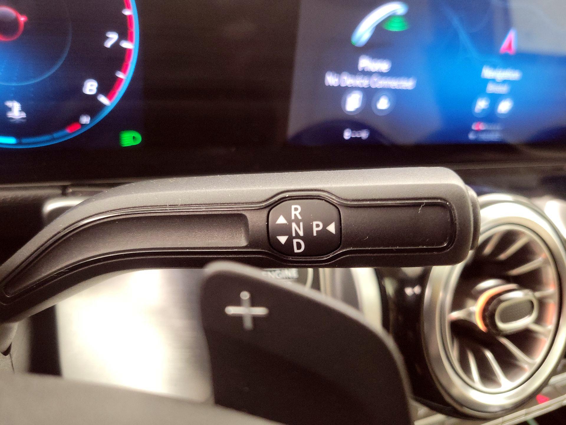 Thumbnail: 2022 Mercedes-Benz GLB - 18