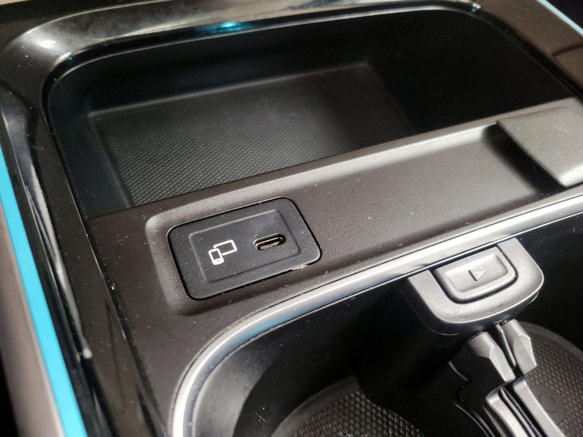 Thumbnail: 2022 Mercedes-Benz GLB - 19