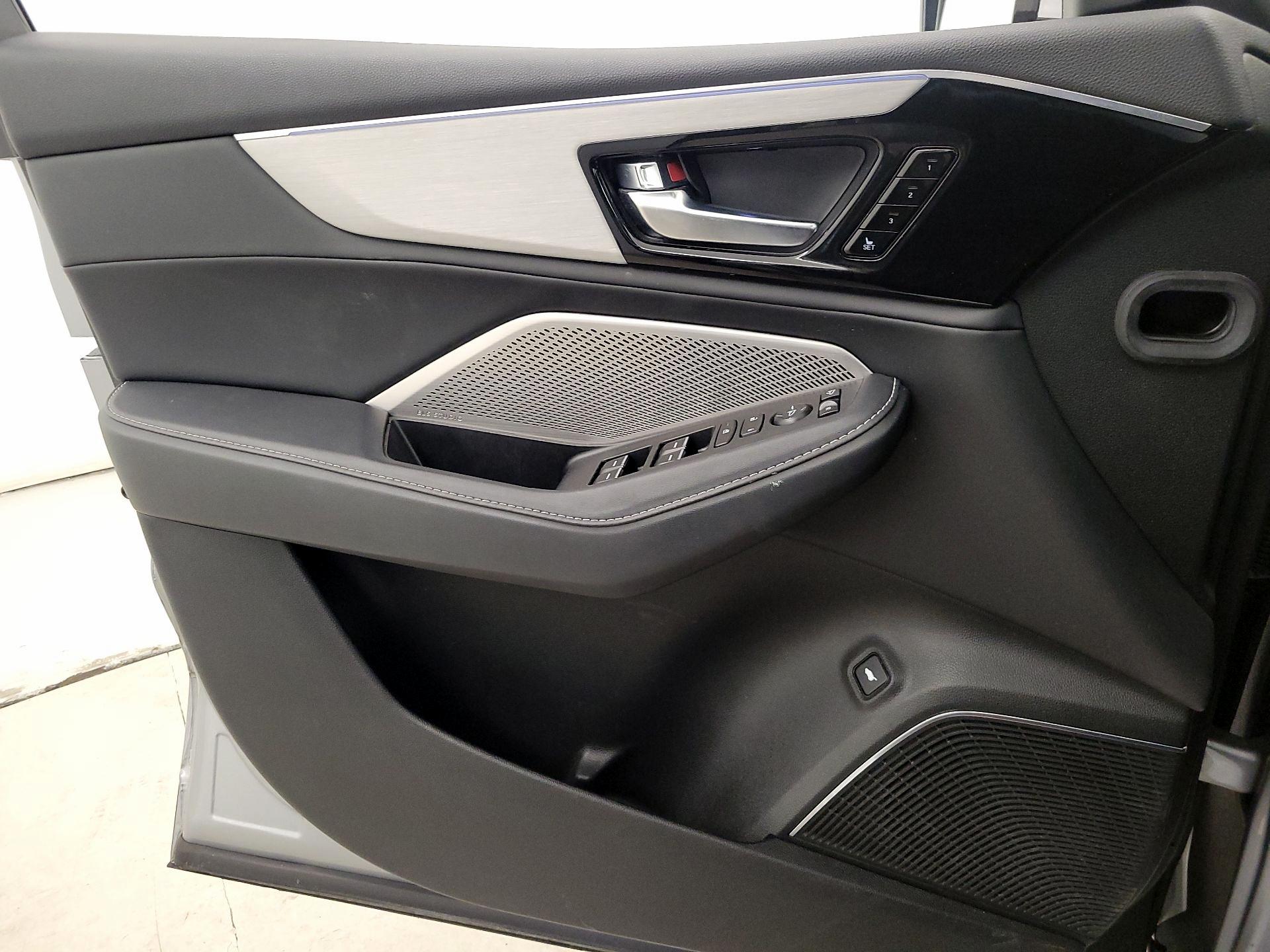 Thumbnail: 2023 Acura MDX - 12