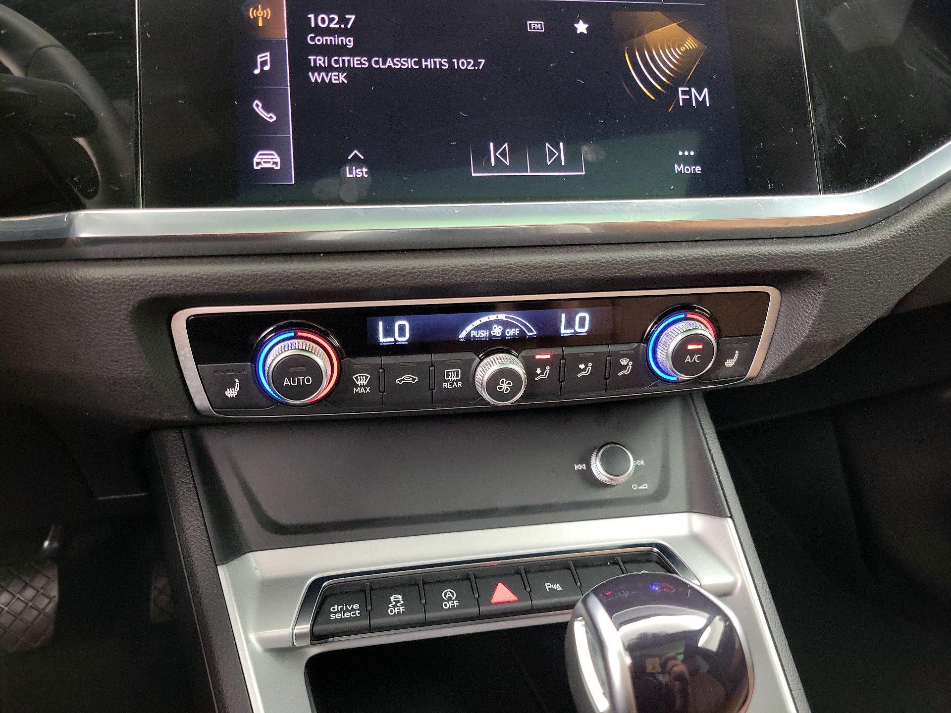 Thumbnail: 2022 Audi Q3 - 16