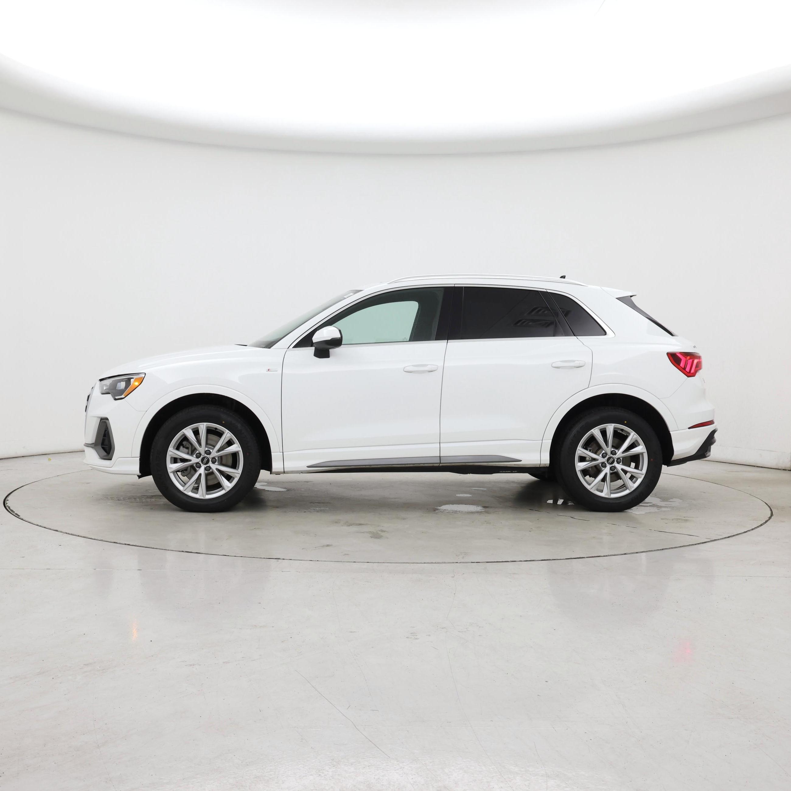 Thumbnail: 2022 Audi Q3 - 3