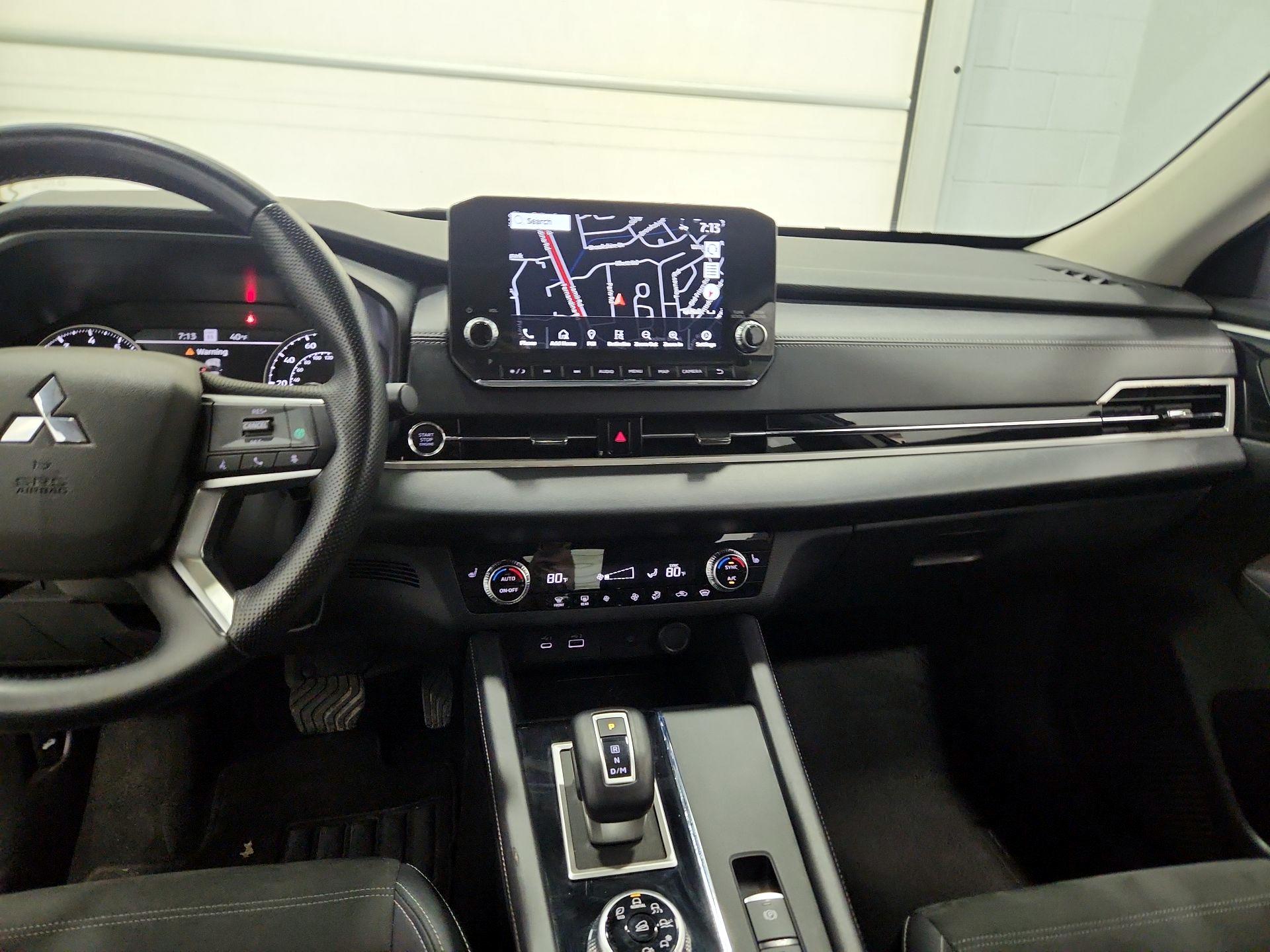 Thumbnail: 2024 Mitsubishi Outlander - 9