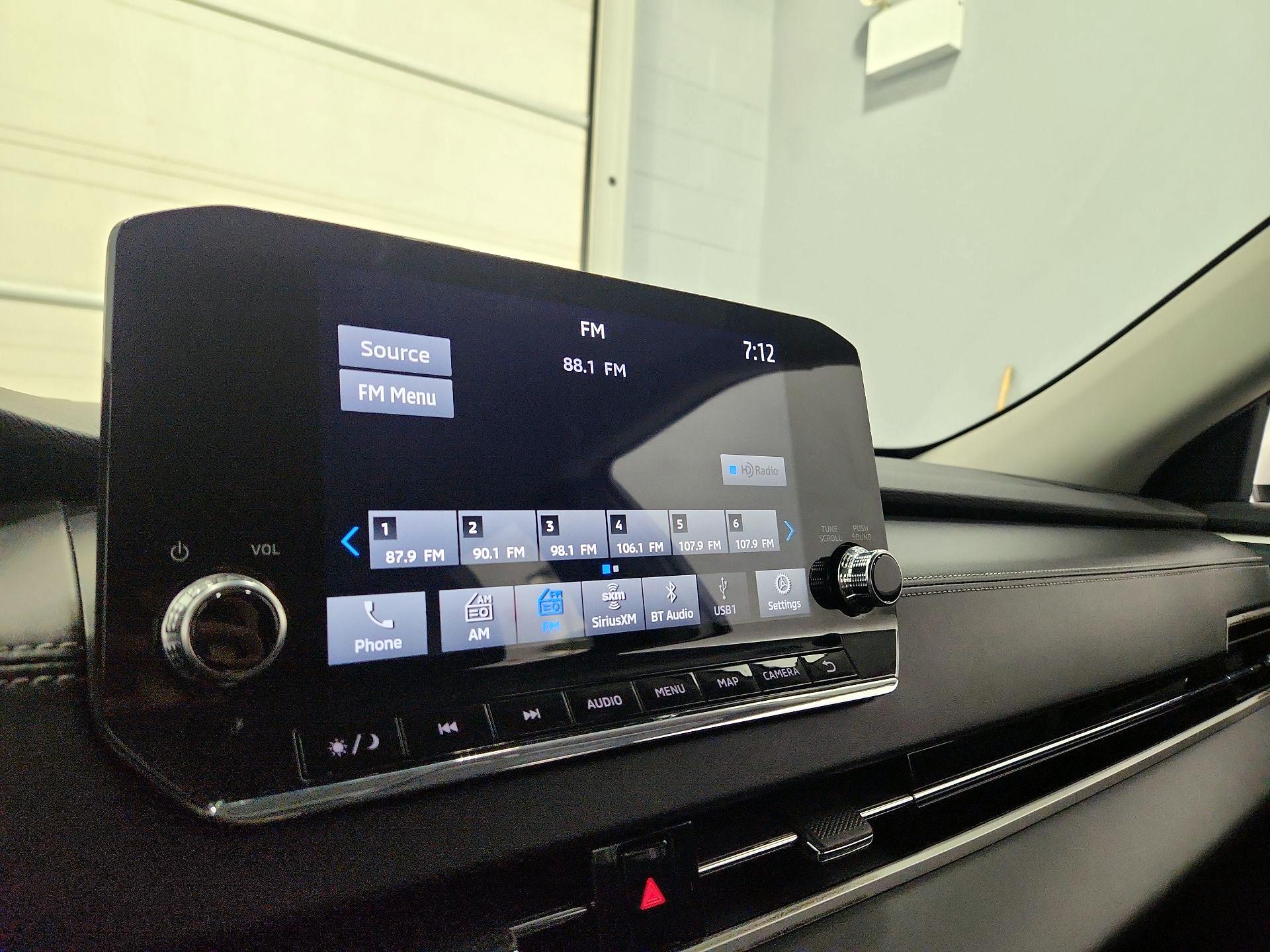 Thumbnail: 2024 Mitsubishi Outlander - 16