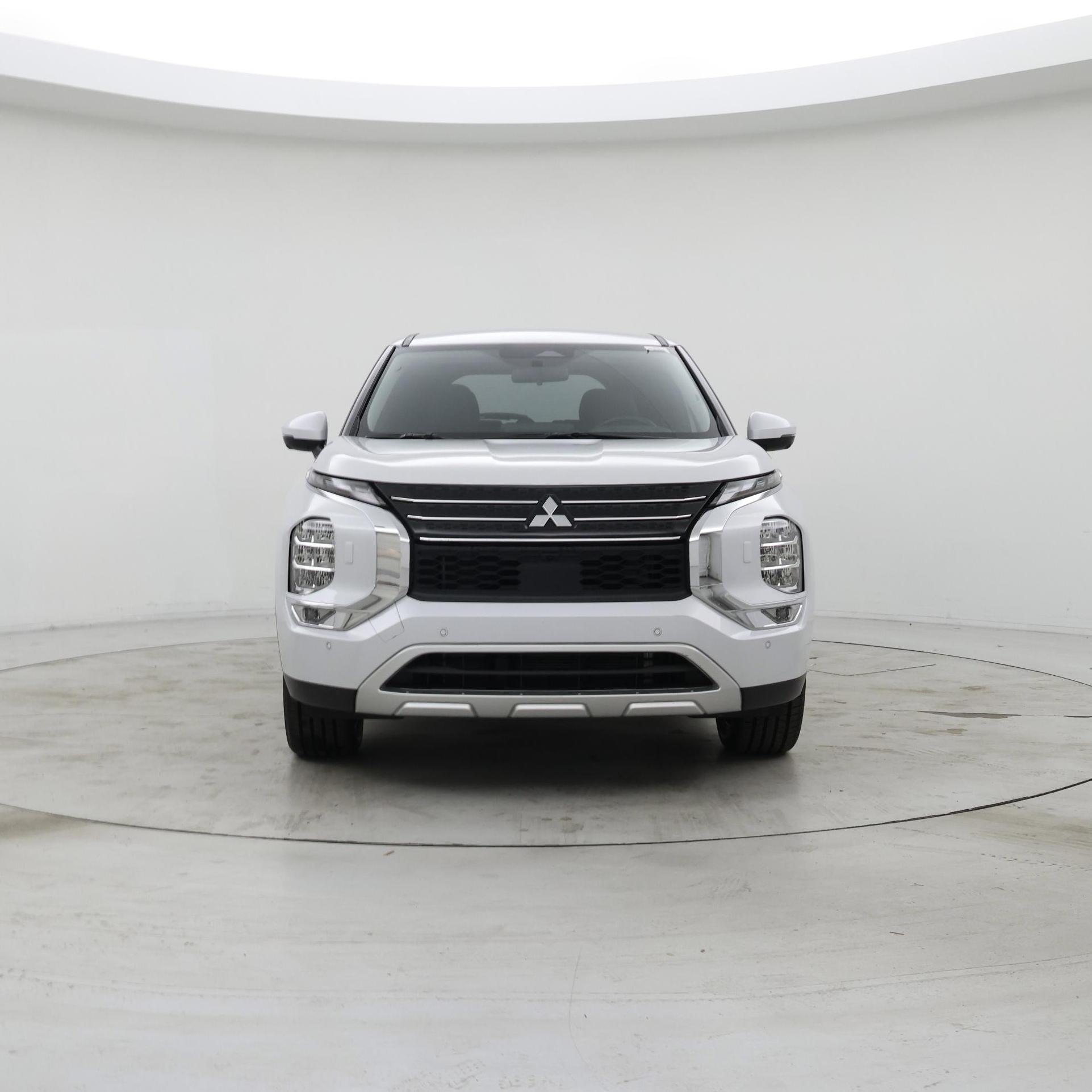 Thumbnail: 2024 Mitsubishi Outlander - 5