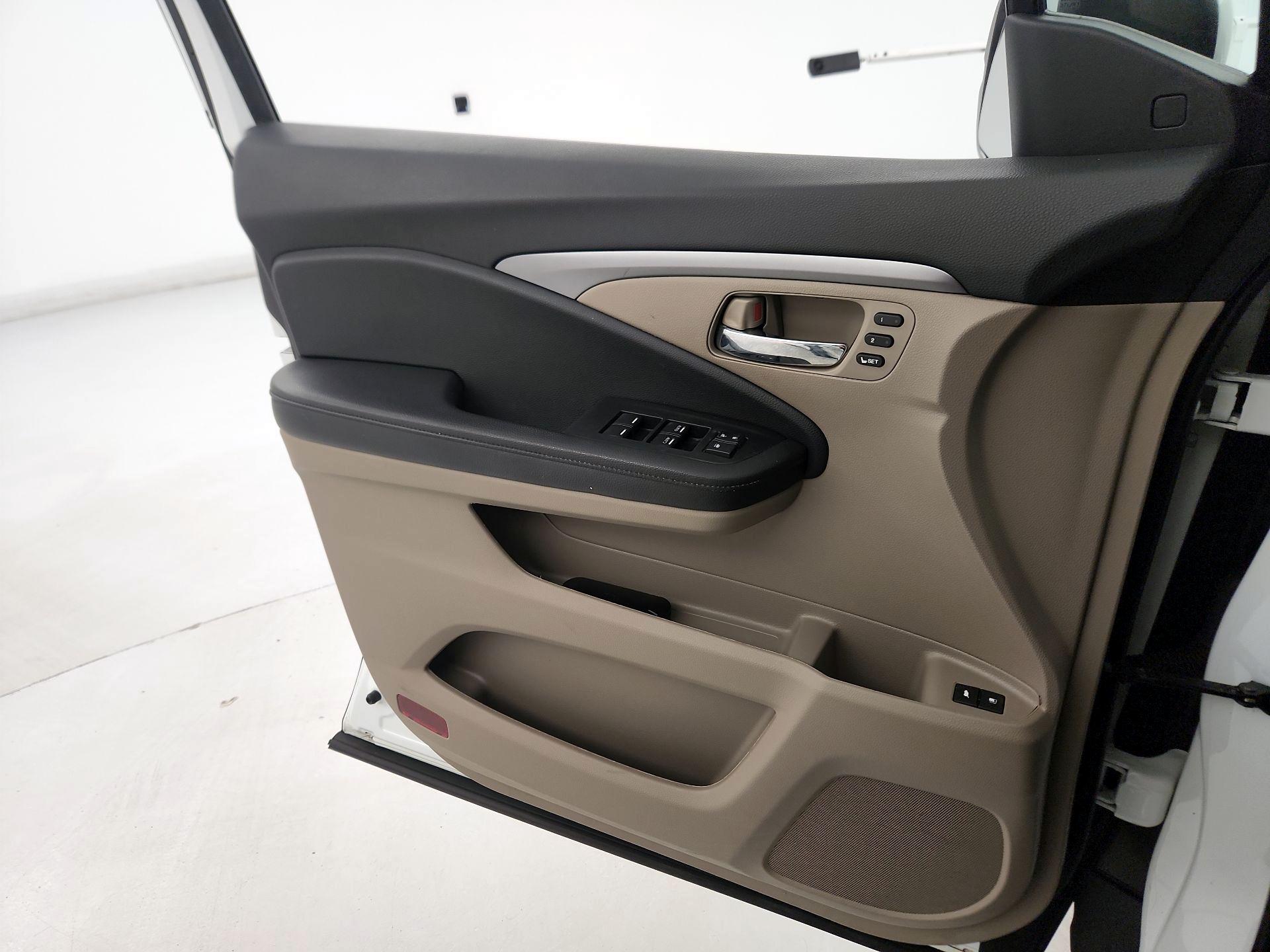 Thumbnail: 2022 Honda Pilot - 12