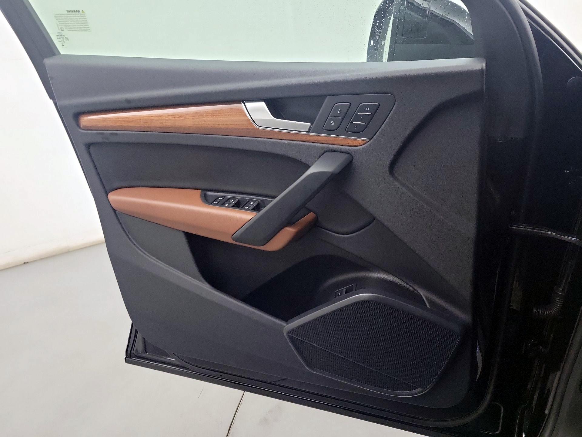 Thumbnail: 2023 Audi Q5 - 10