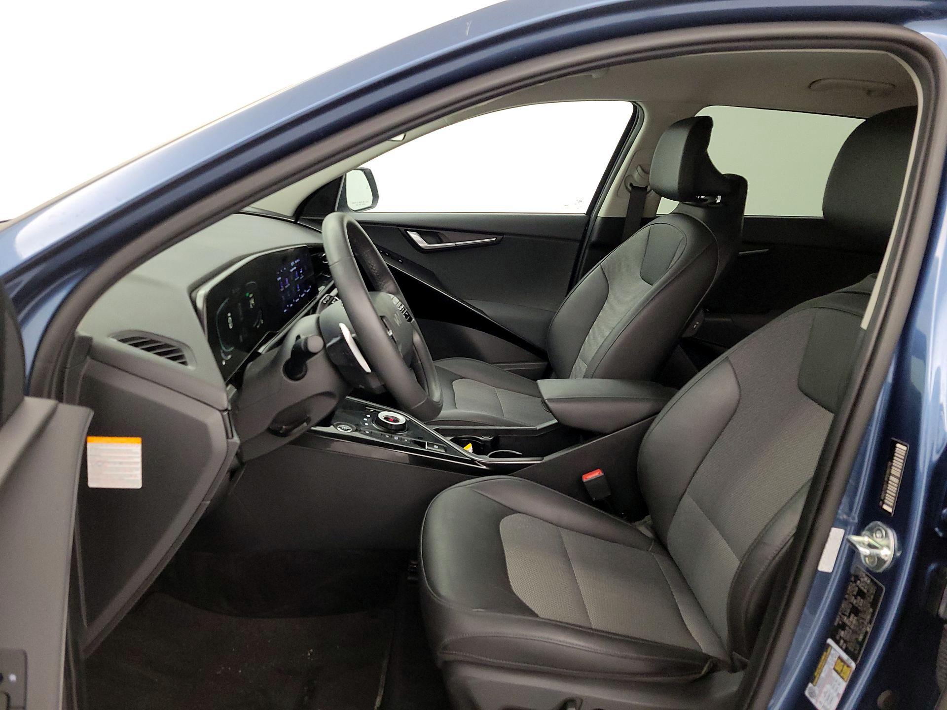 Thumbnail: 2023 Kia Niro - 11