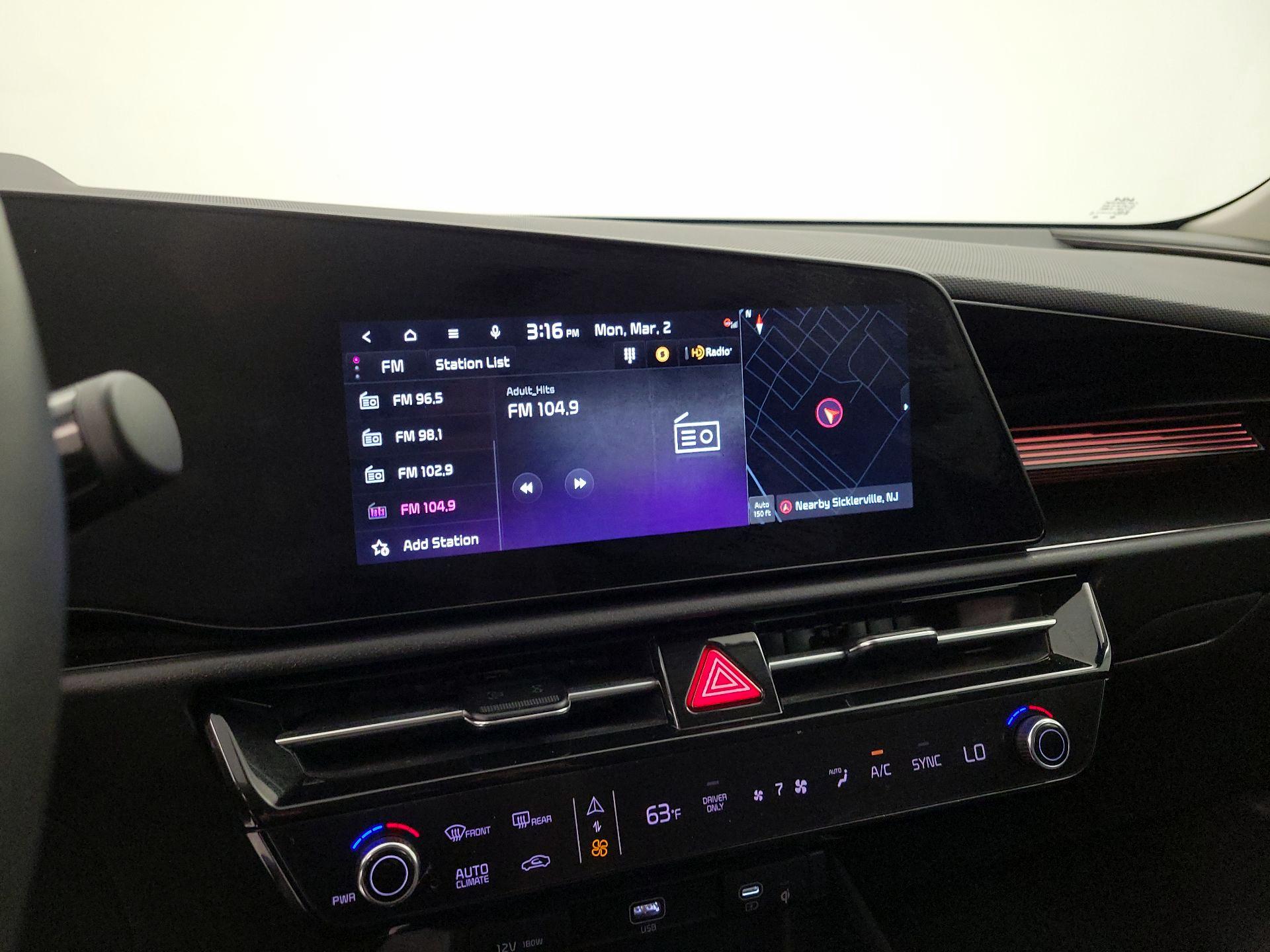 Thumbnail: 2023 Kia Niro - 16