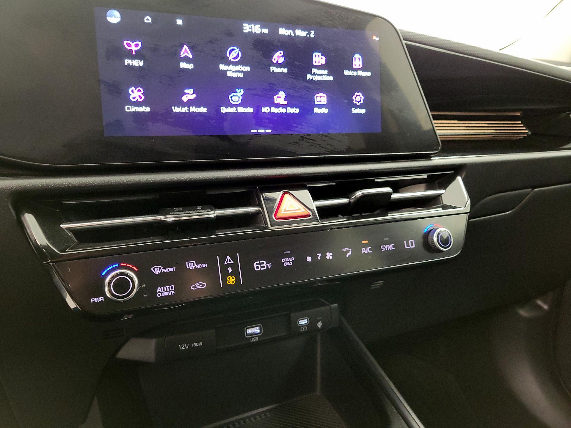 Thumbnail: 2023 Kia Niro - 17