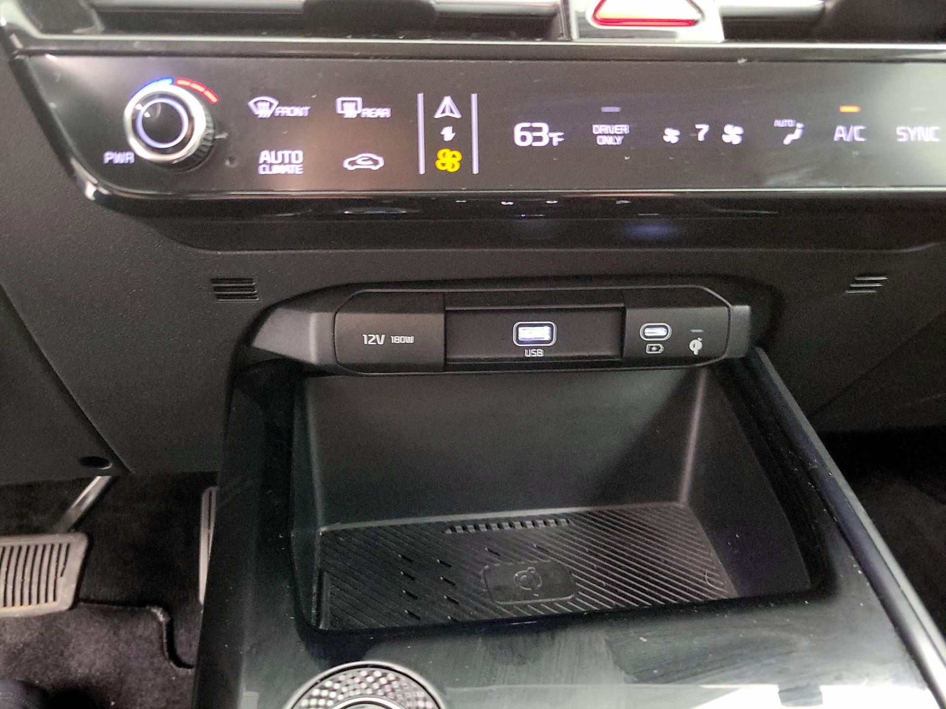 Thumbnail: 2023 Kia Niro - 19