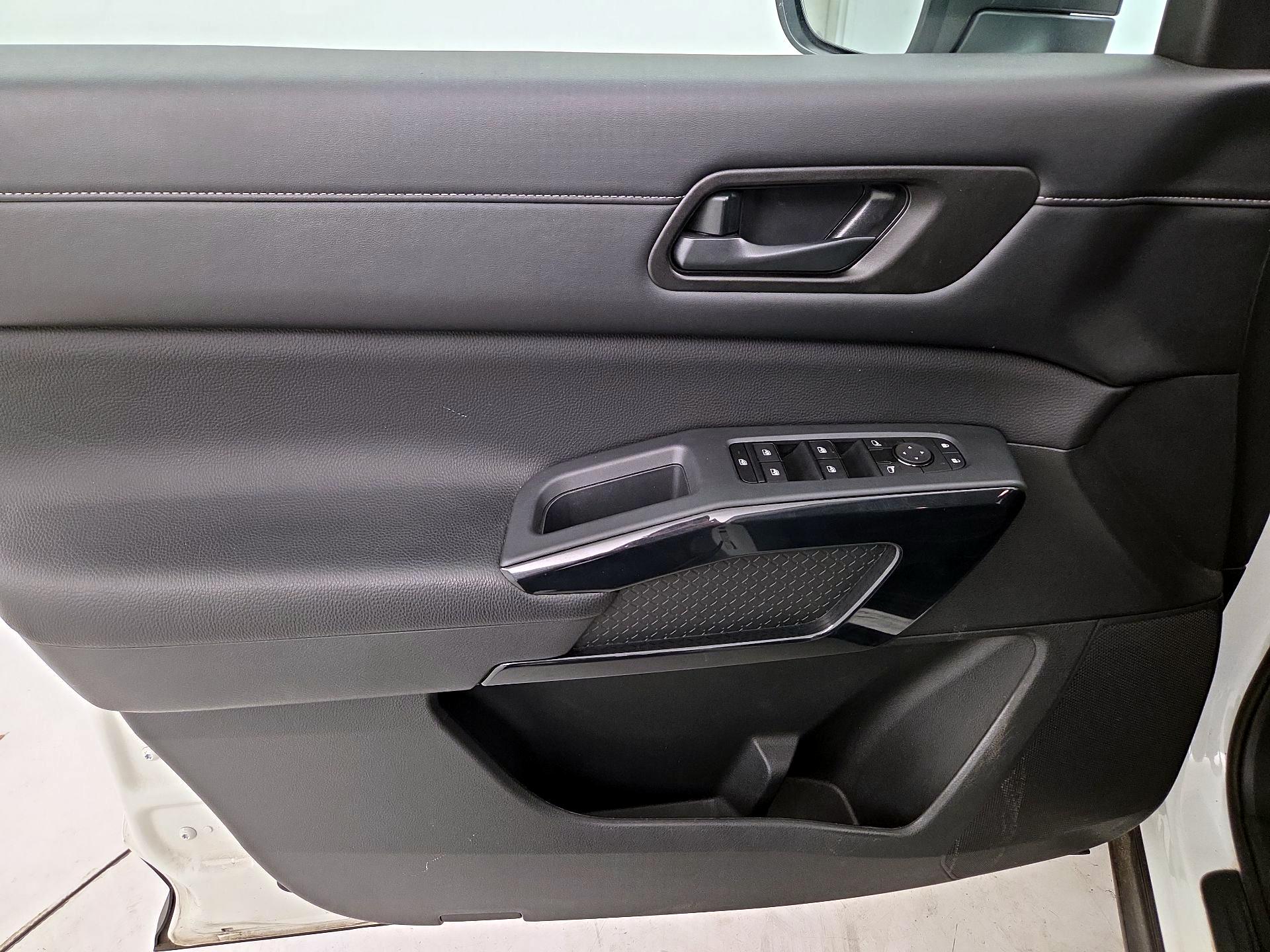 Thumbnail: 2024 Nissan Pathfinder - 12