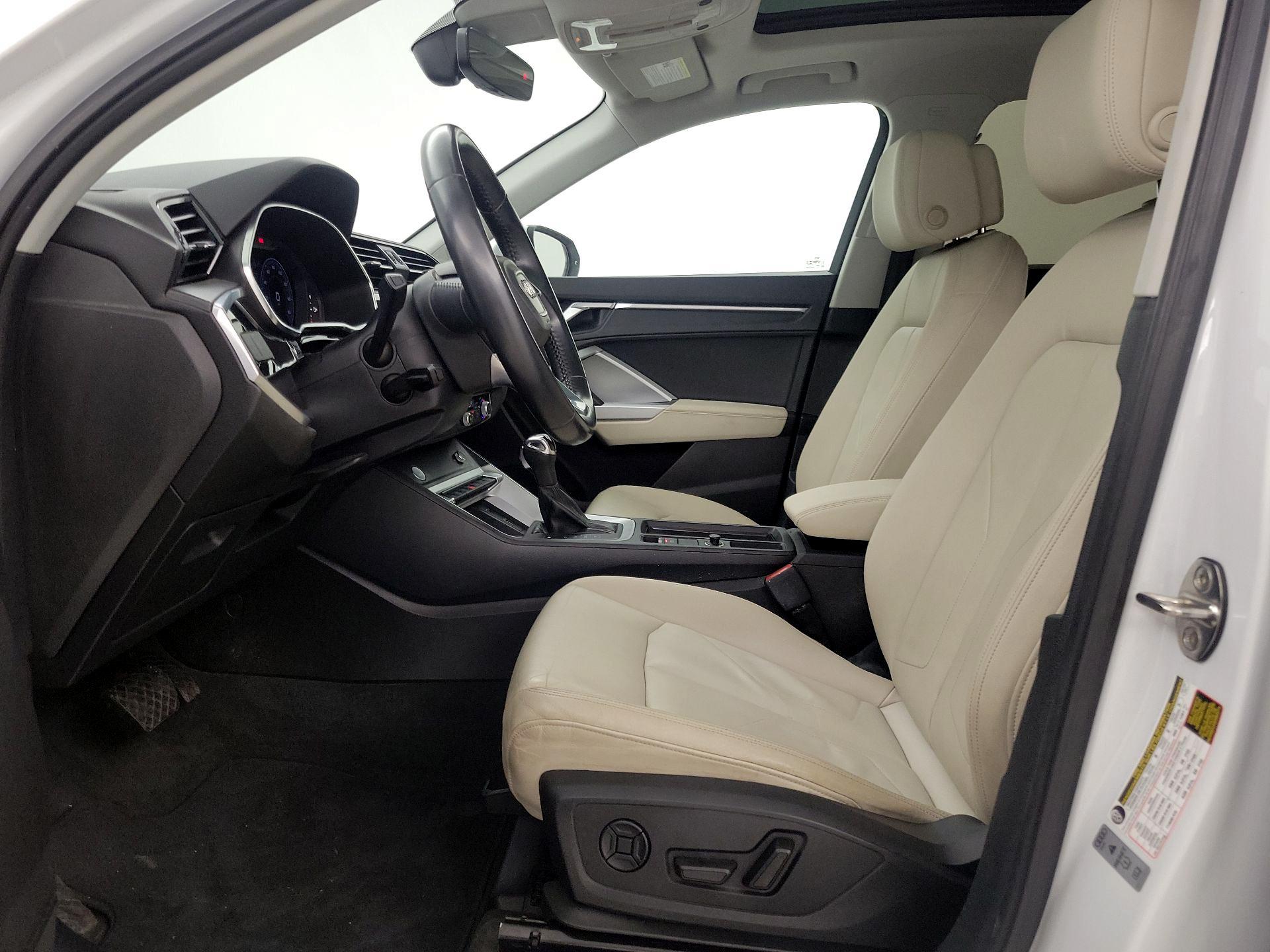 Thumbnail: 2020 Audi Q3 - 11