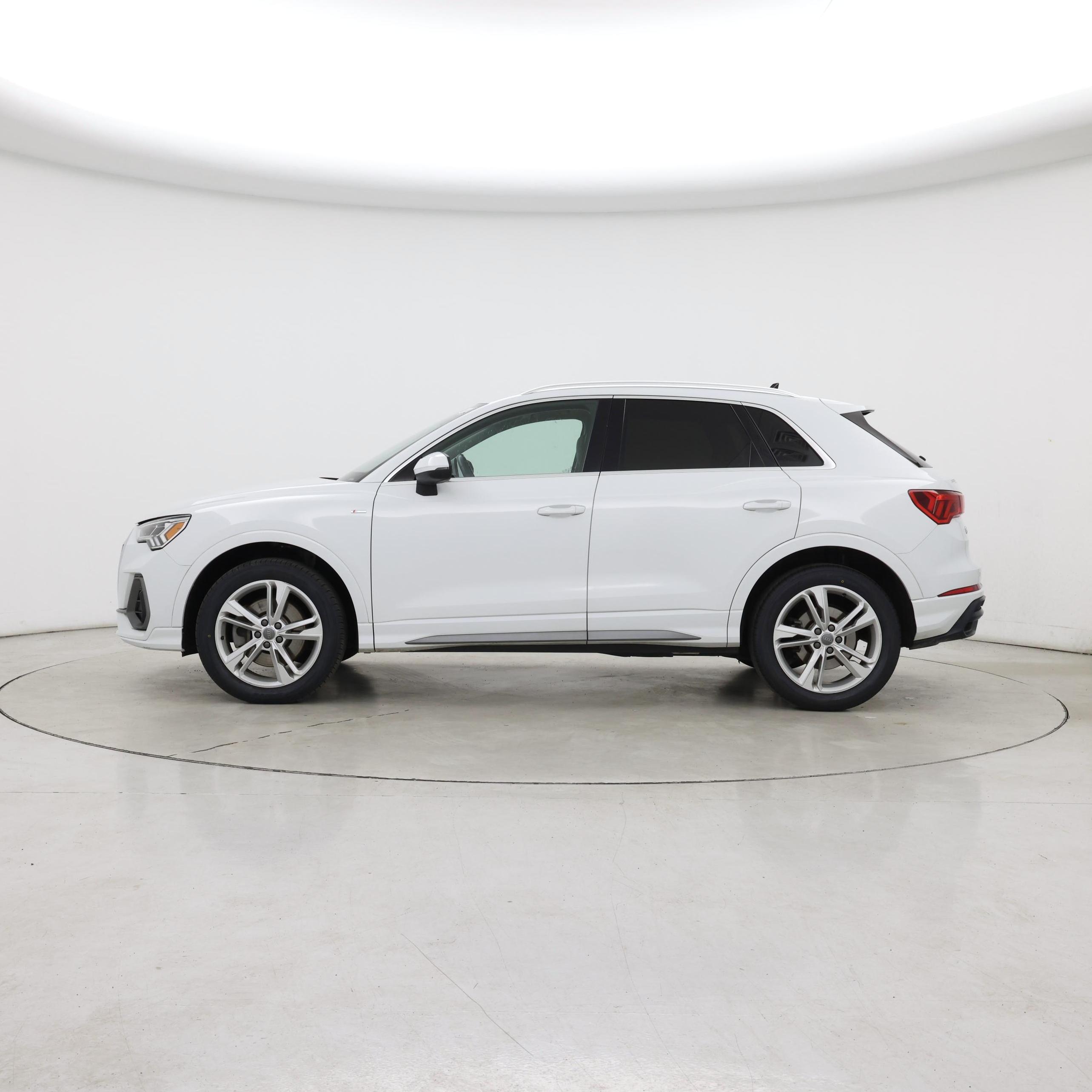 Thumbnail: 2020 Audi Q3 - 3