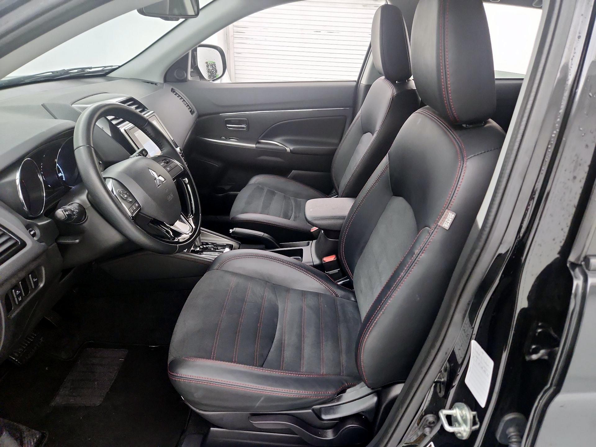 Thumbnail: 2024 Mitsubishi Outlander Sport - 11