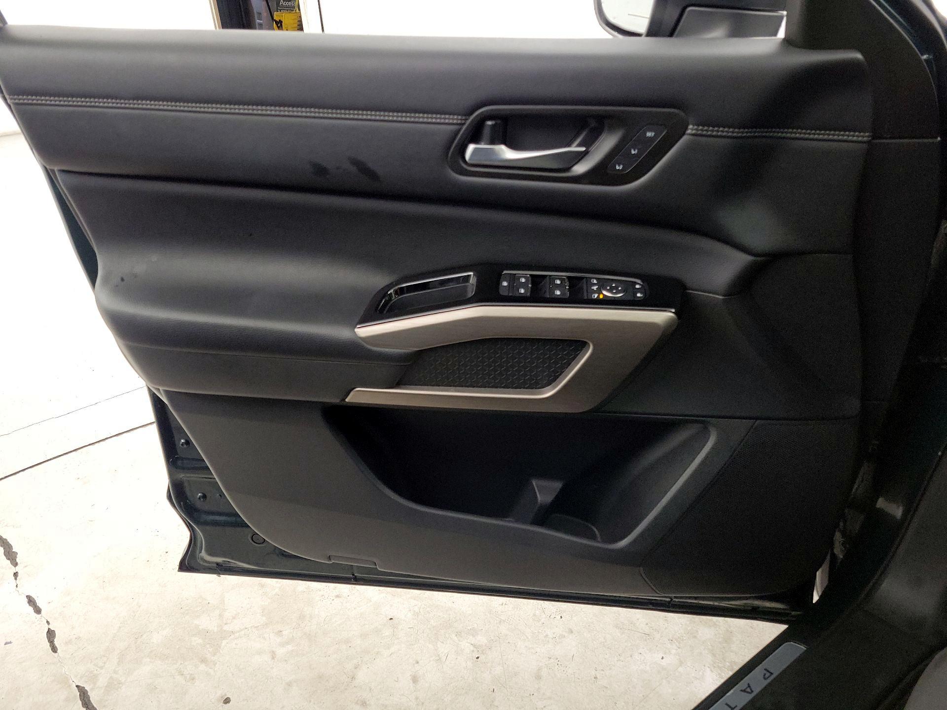 Thumbnail: 2023 Nissan Pathfinder - 12