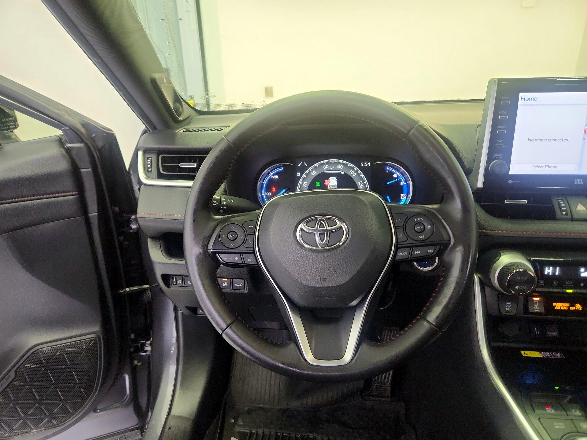 Thumbnail: 2022 Toyota RAV4 - 10