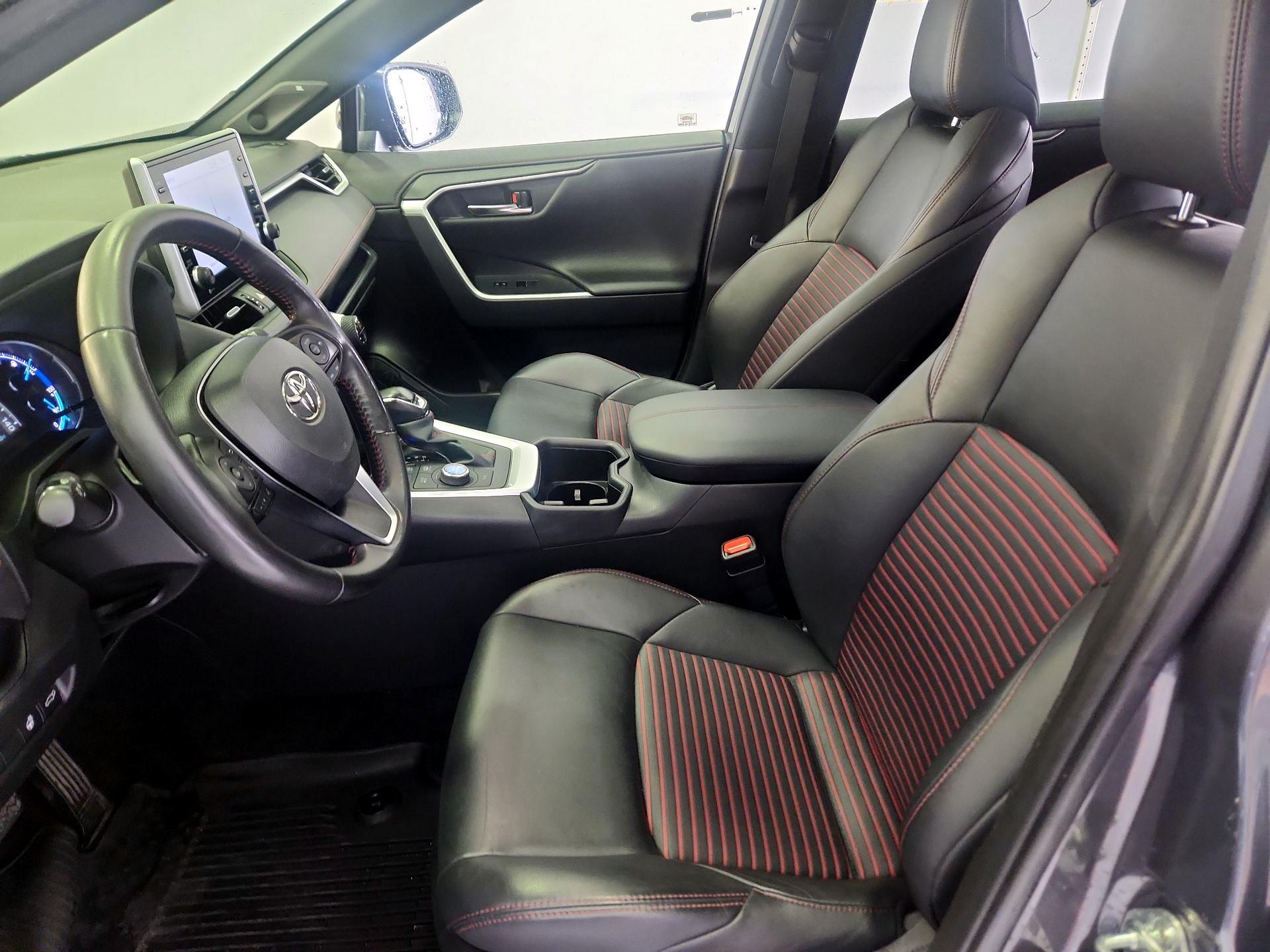 Thumbnail: 2022 Toyota RAV4 - 11