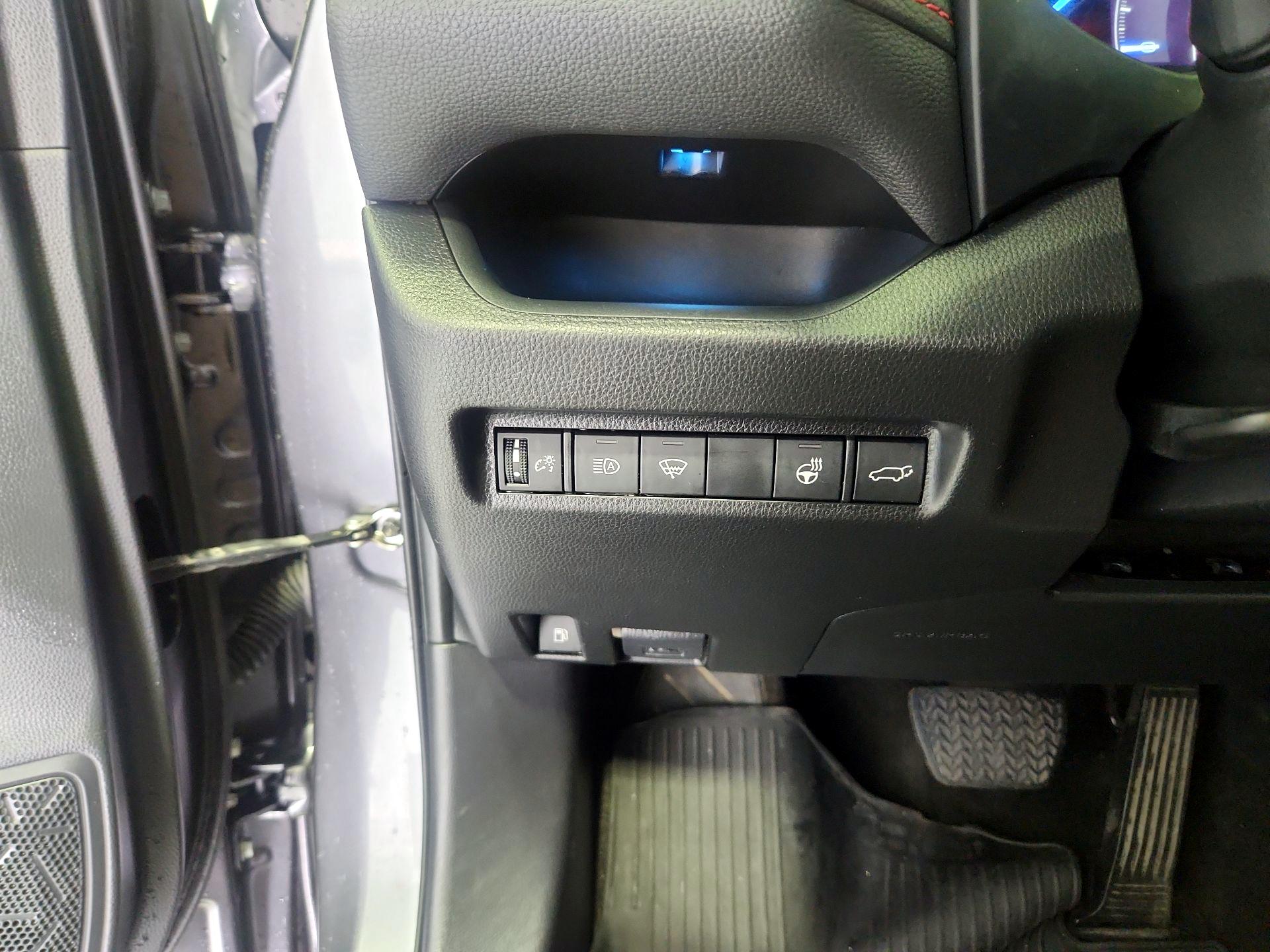 Thumbnail: 2022 Toyota RAV4 - 13