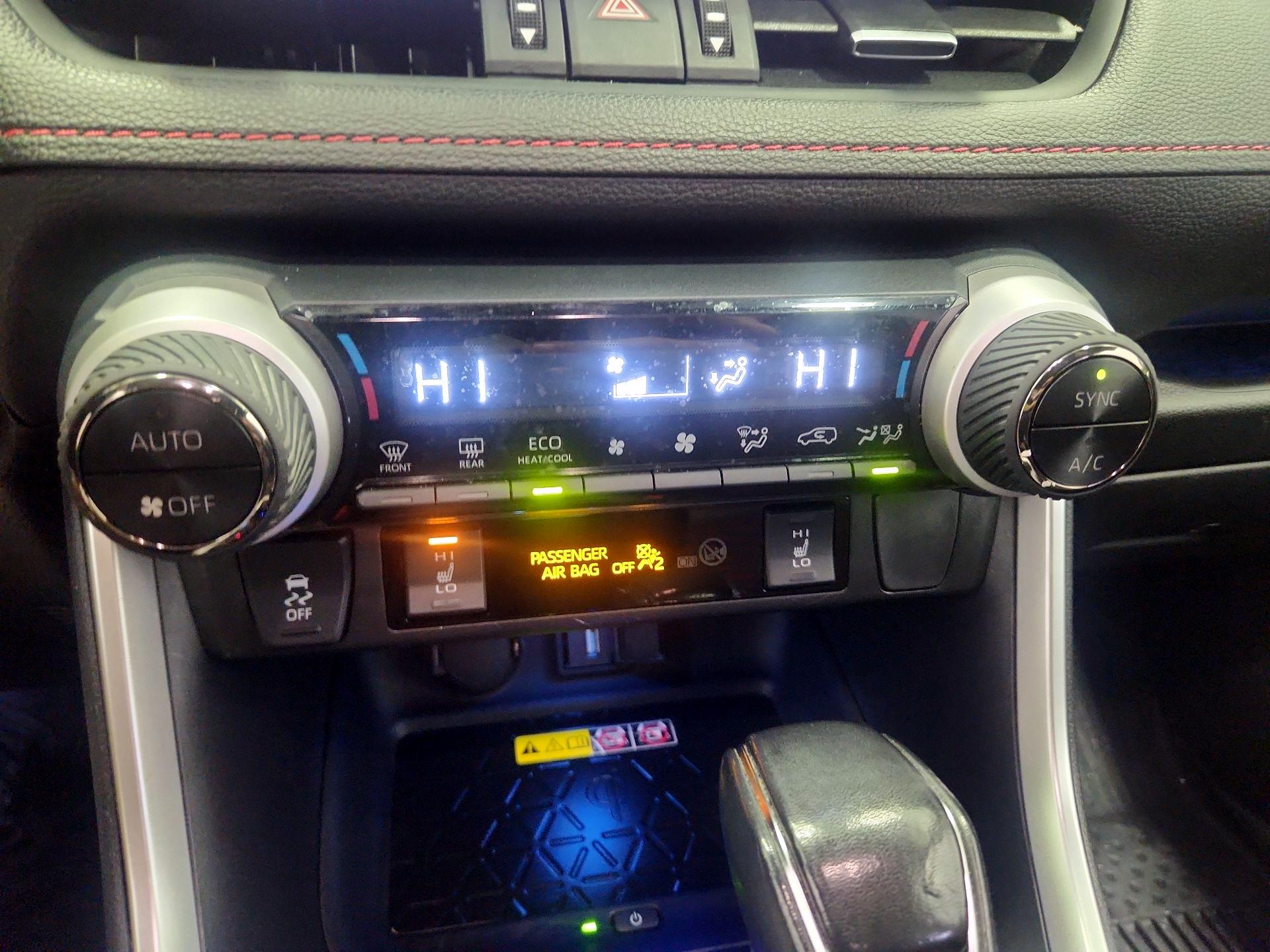 Thumbnail: 2022 Toyota RAV4 - 16