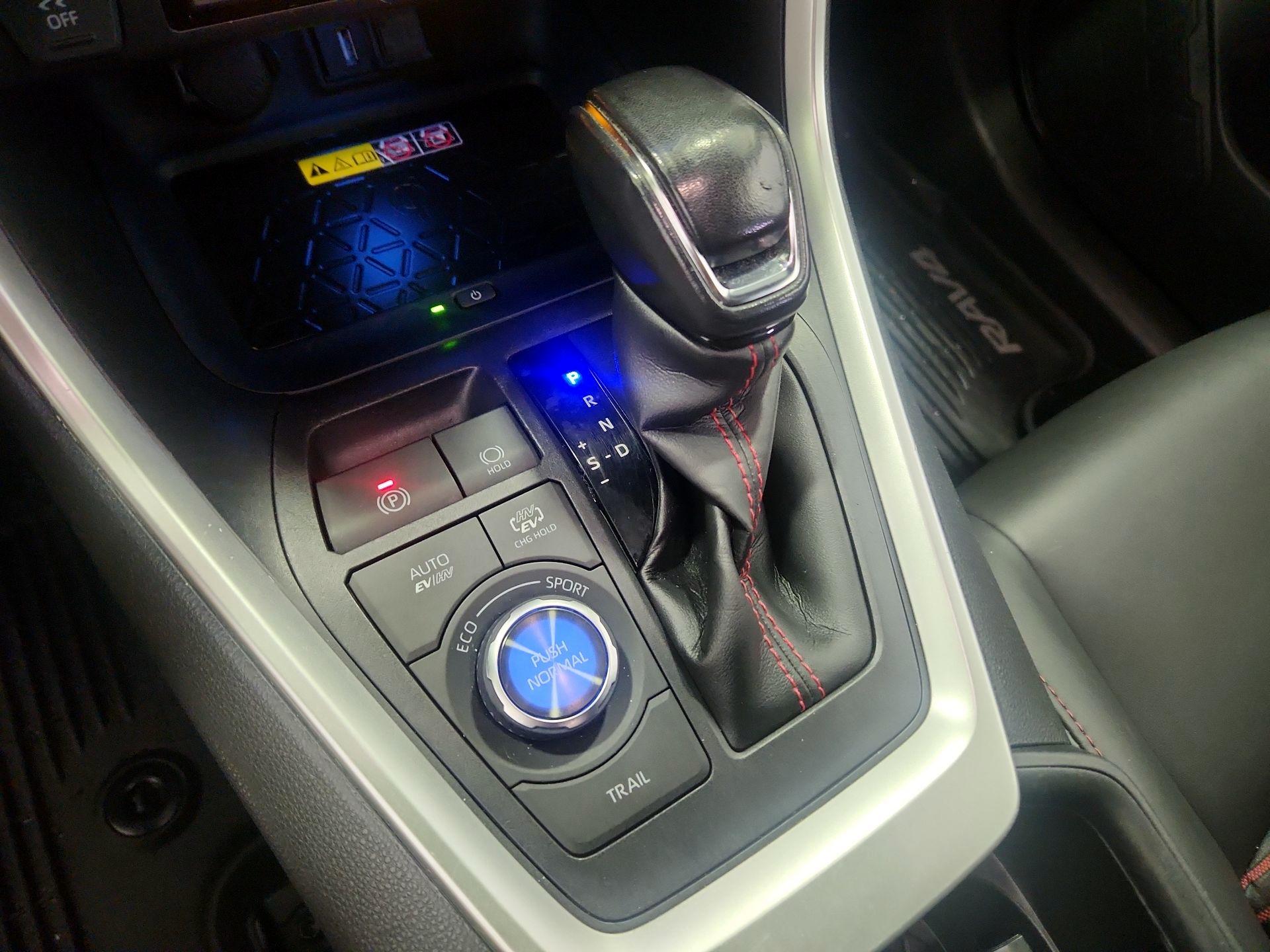 Thumbnail: 2022 Toyota RAV4 - 17