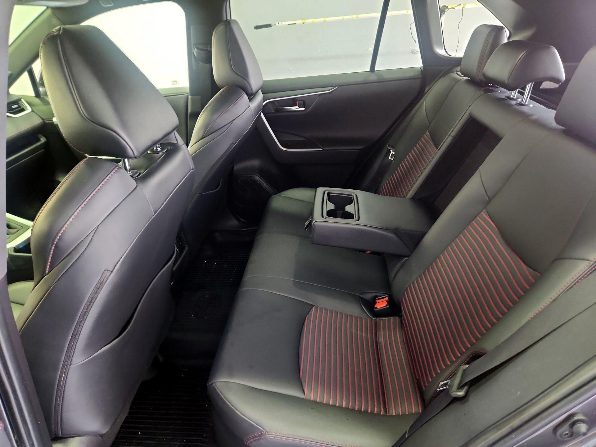 Thumbnail: 2022 Toyota RAV4 - 20