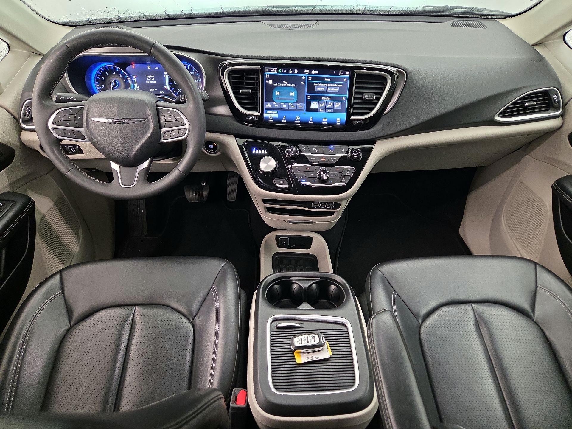 Thumbnail: 2023 Chrysler Pacifica - 9