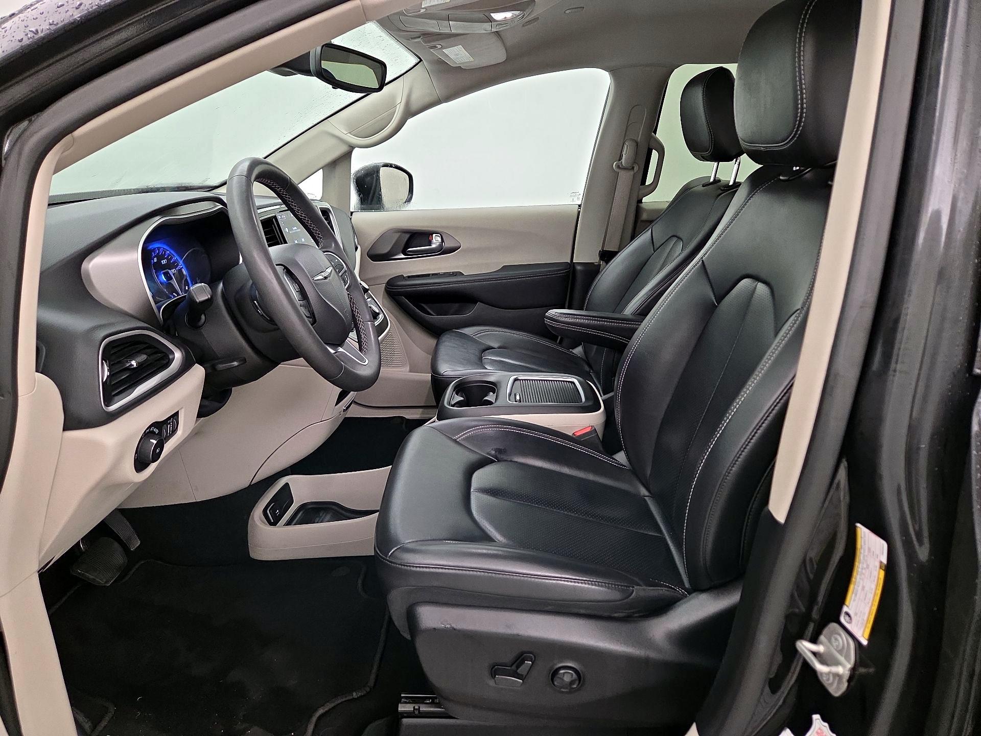 Thumbnail: 2023 Chrysler Pacifica - 11