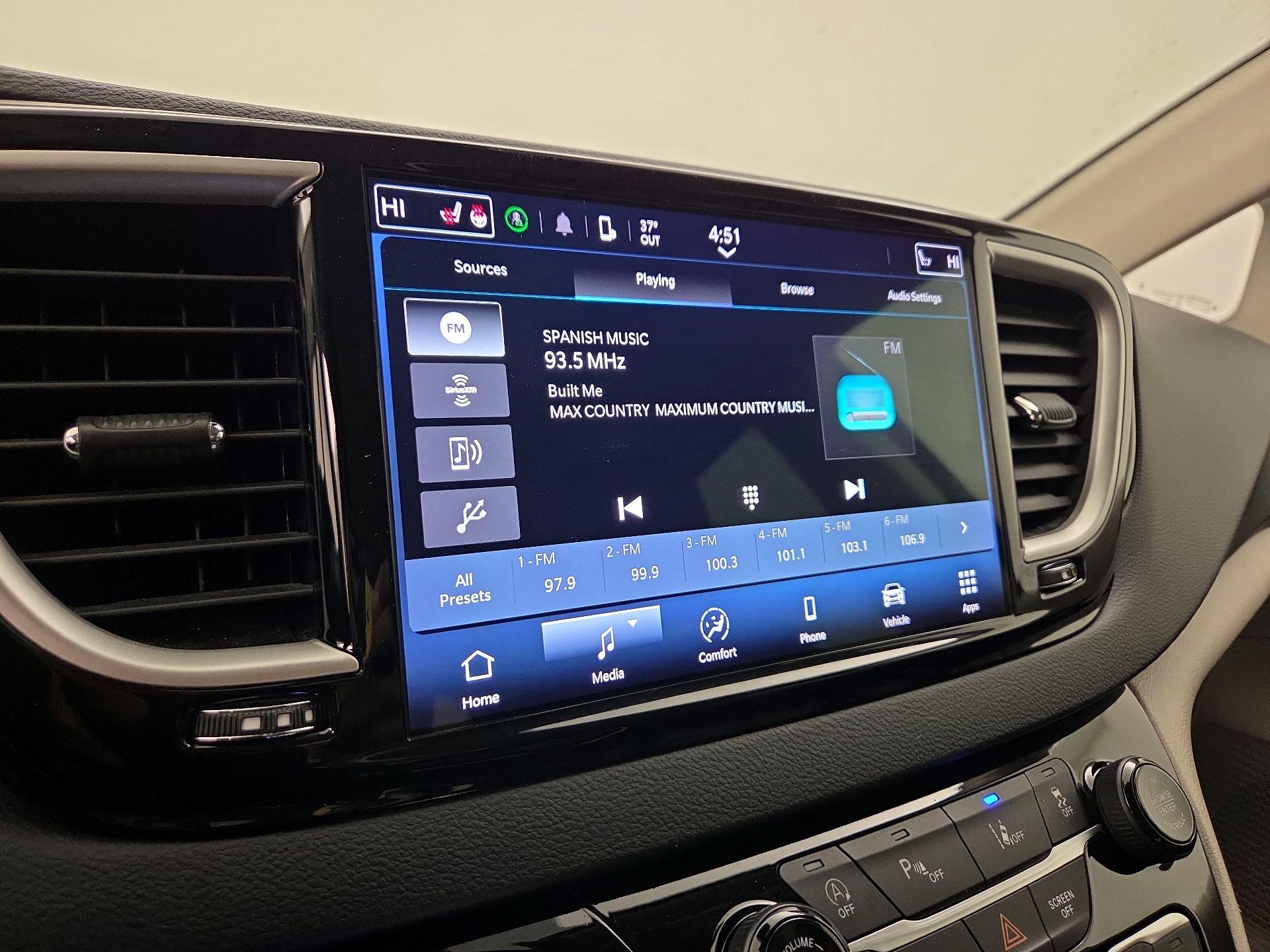 Thumbnail: 2023 Chrysler Pacifica - 15