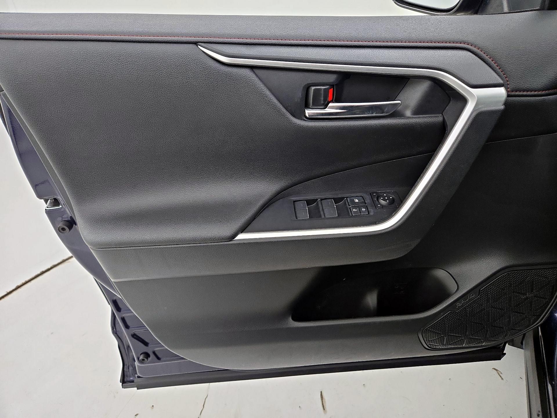 Thumbnail: 2023 Toyota RAV4 - 12