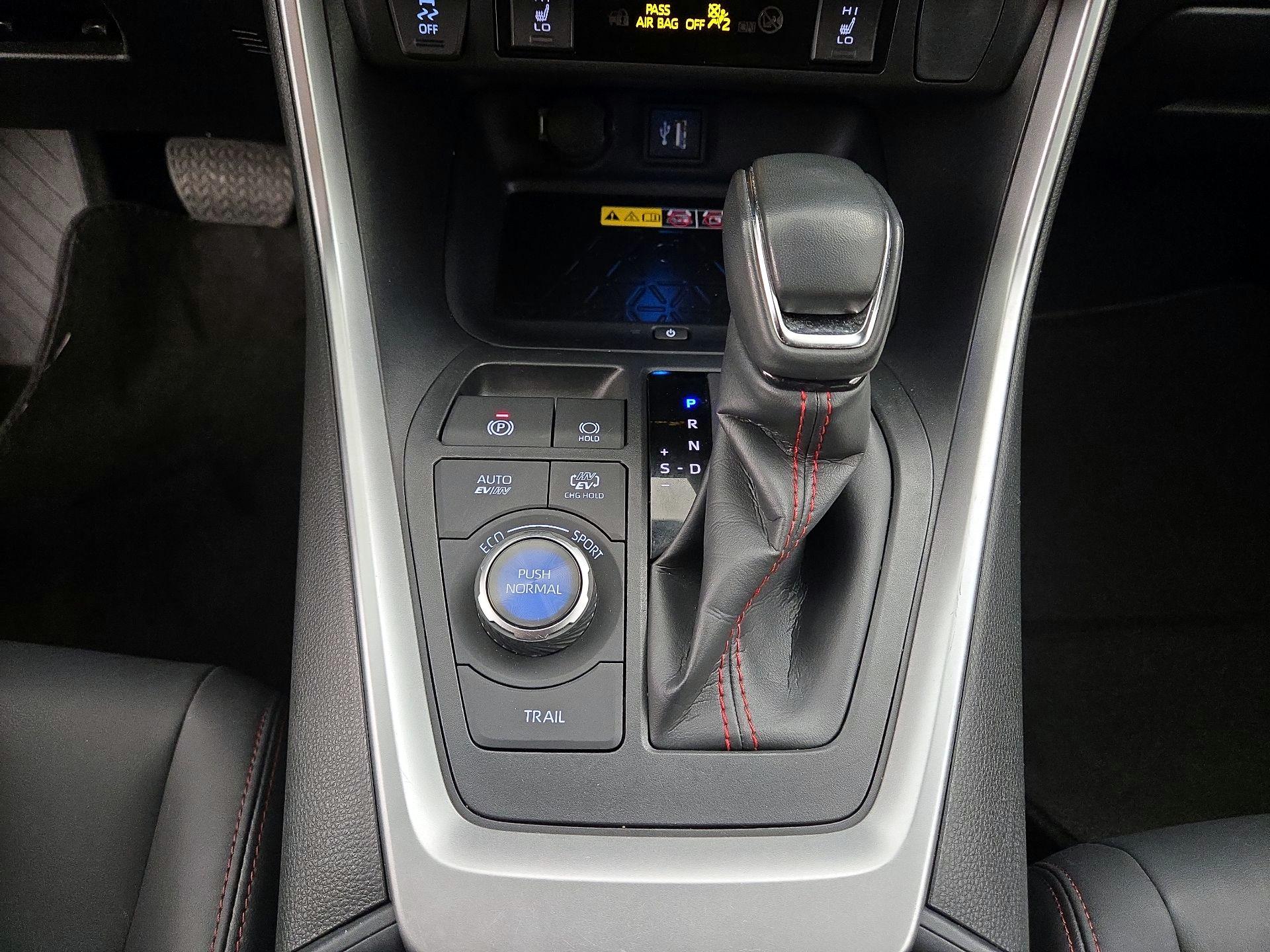 Thumbnail: 2023 Toyota RAV4 - 17