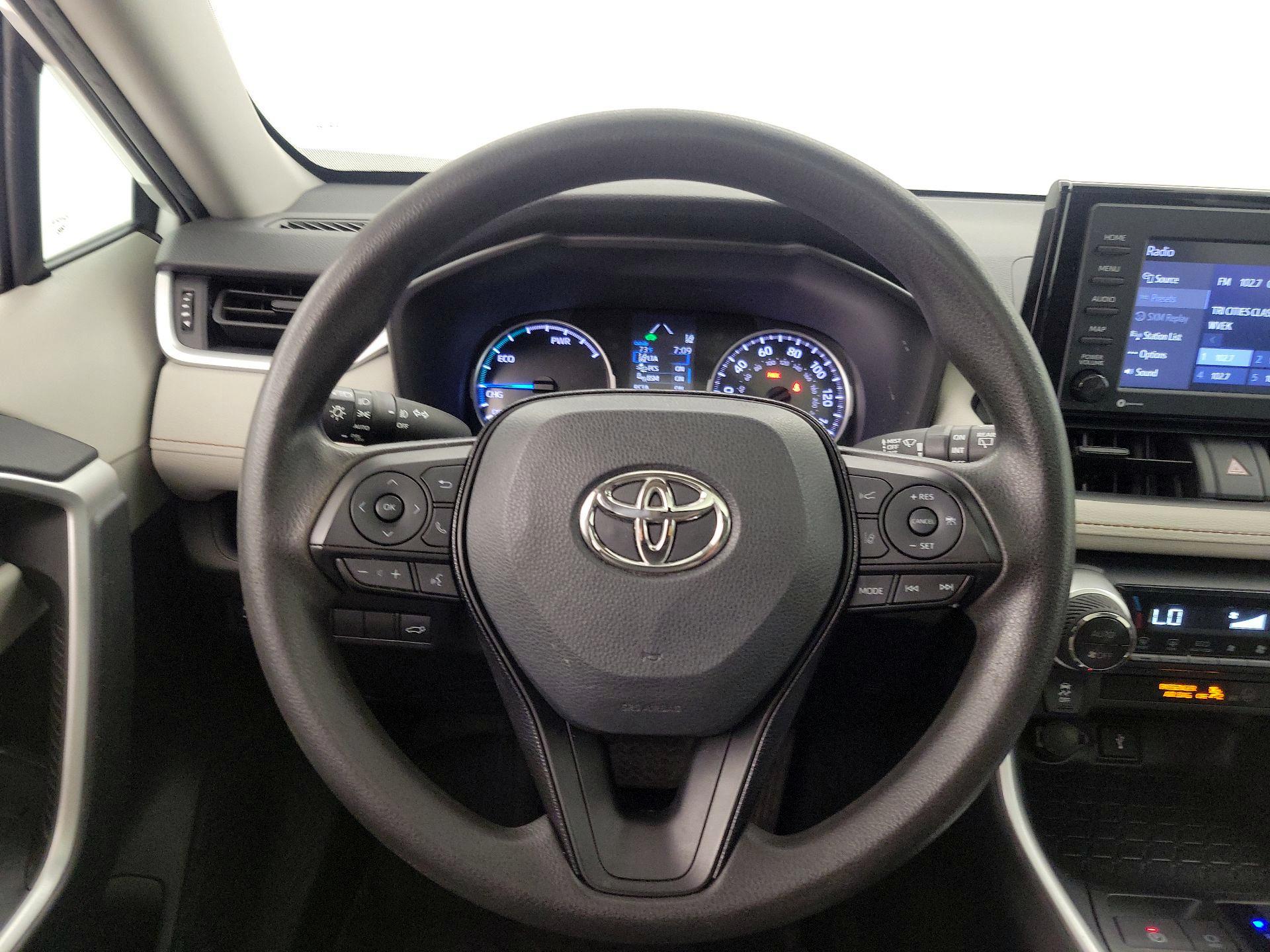 Thumbnail: 2021 Toyota RAV4 - 10