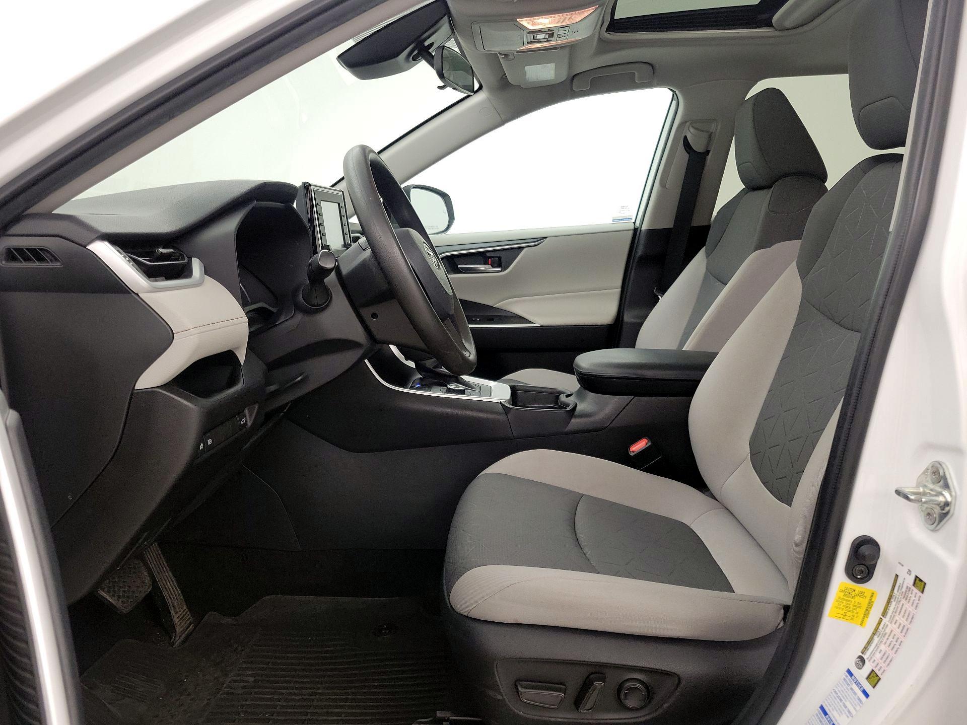 Thumbnail: 2021 Toyota RAV4 - 11