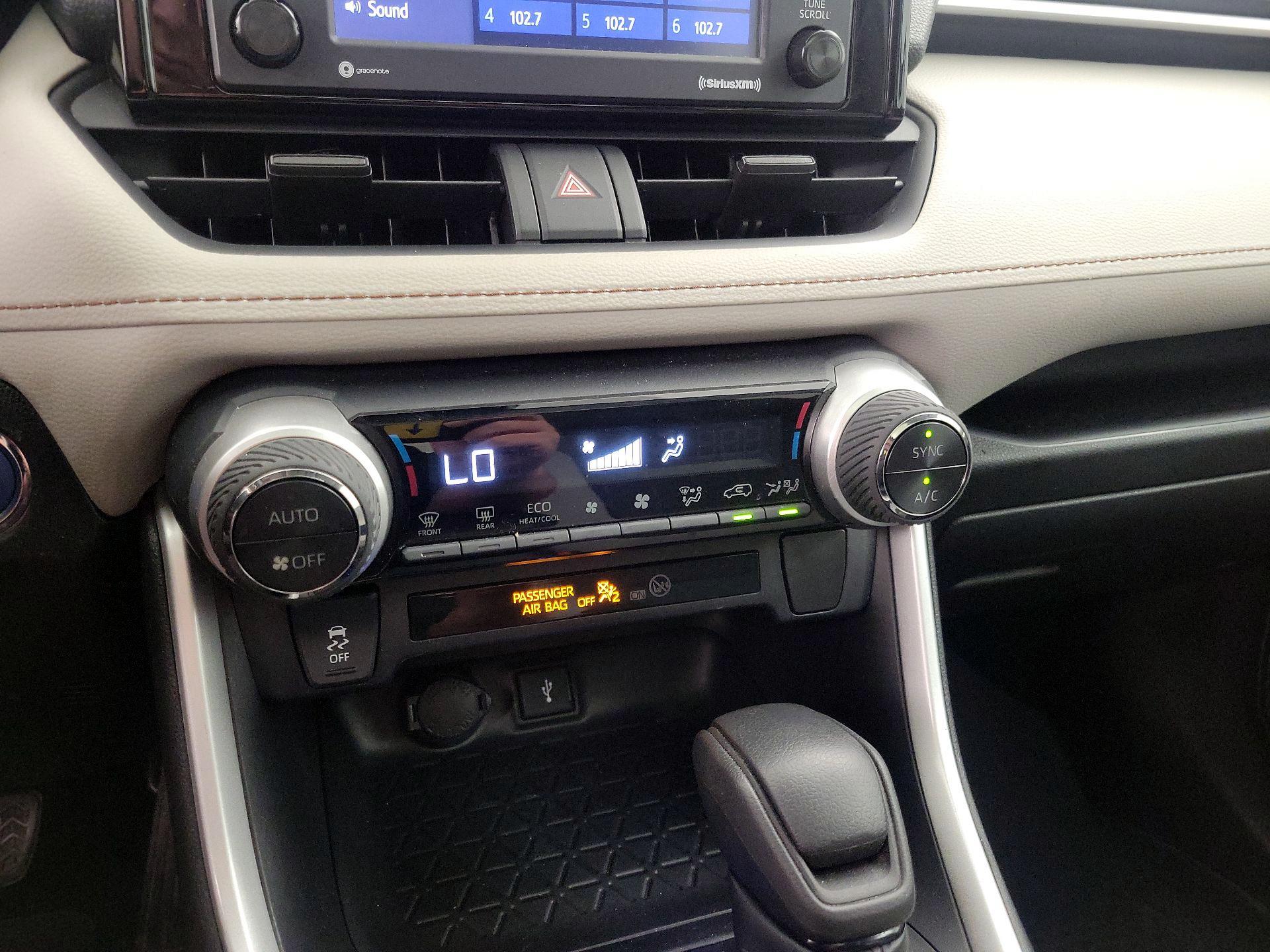 Thumbnail: 2021 Toyota RAV4 - 16