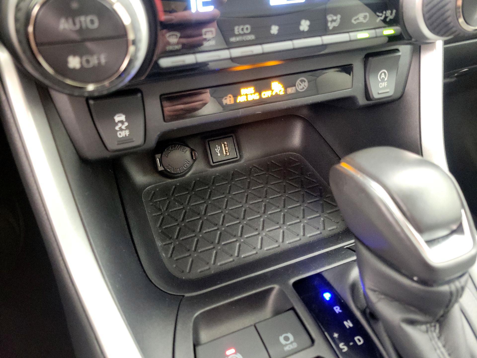 Thumbnail: 2024 Toyota RAV4 - 18