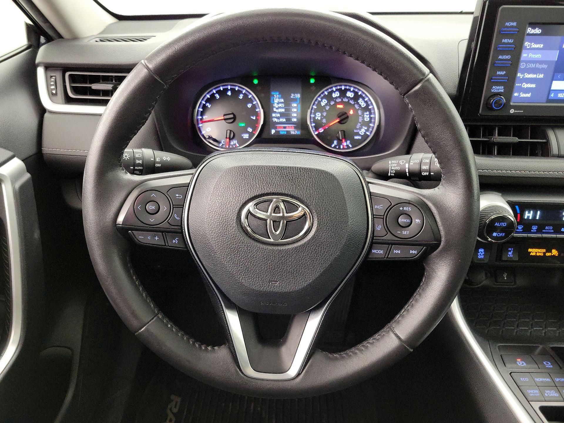 Thumbnail: 2020 Toyota RAV4 - 10