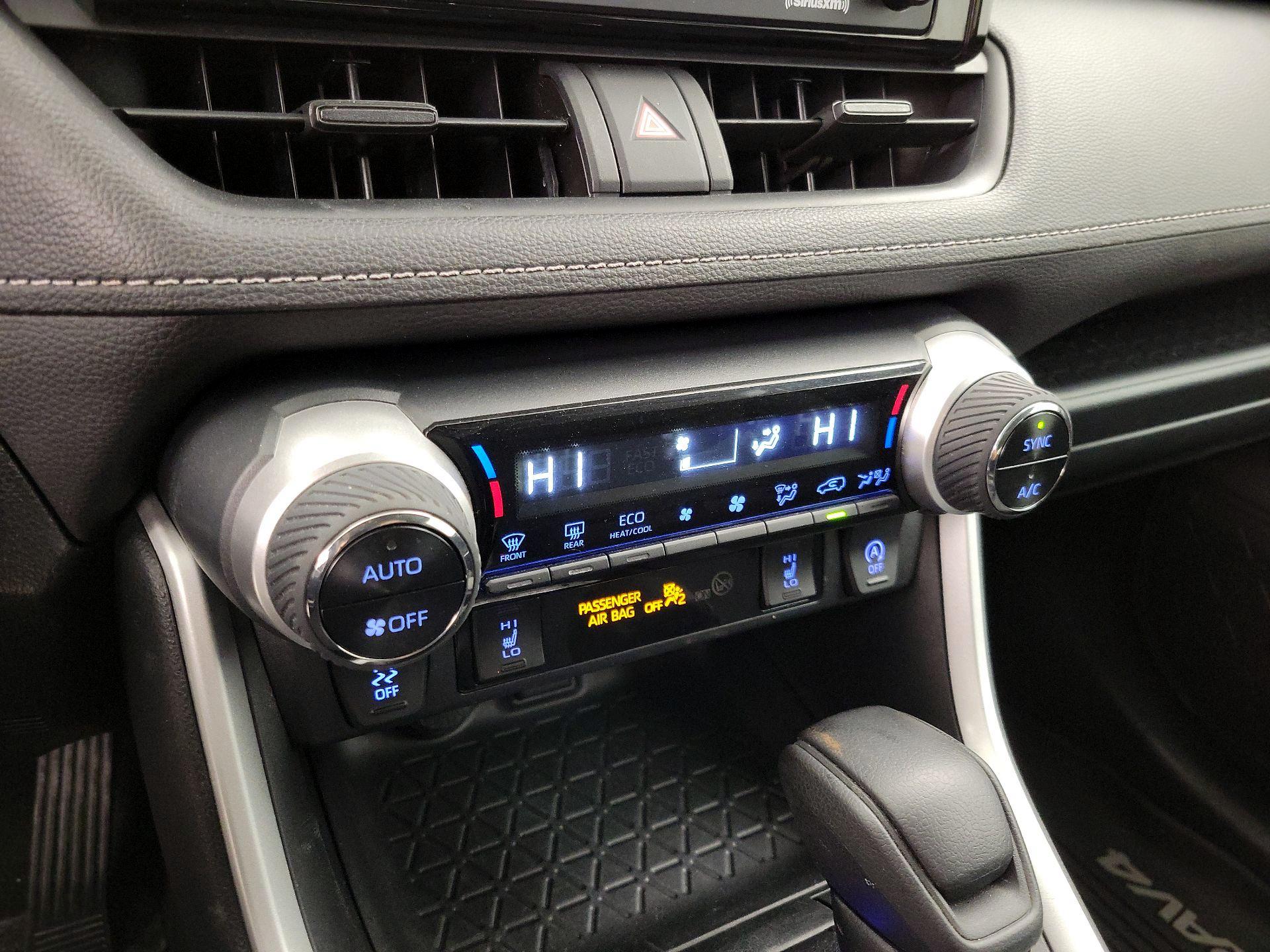 Thumbnail: 2020 Toyota RAV4 - 16