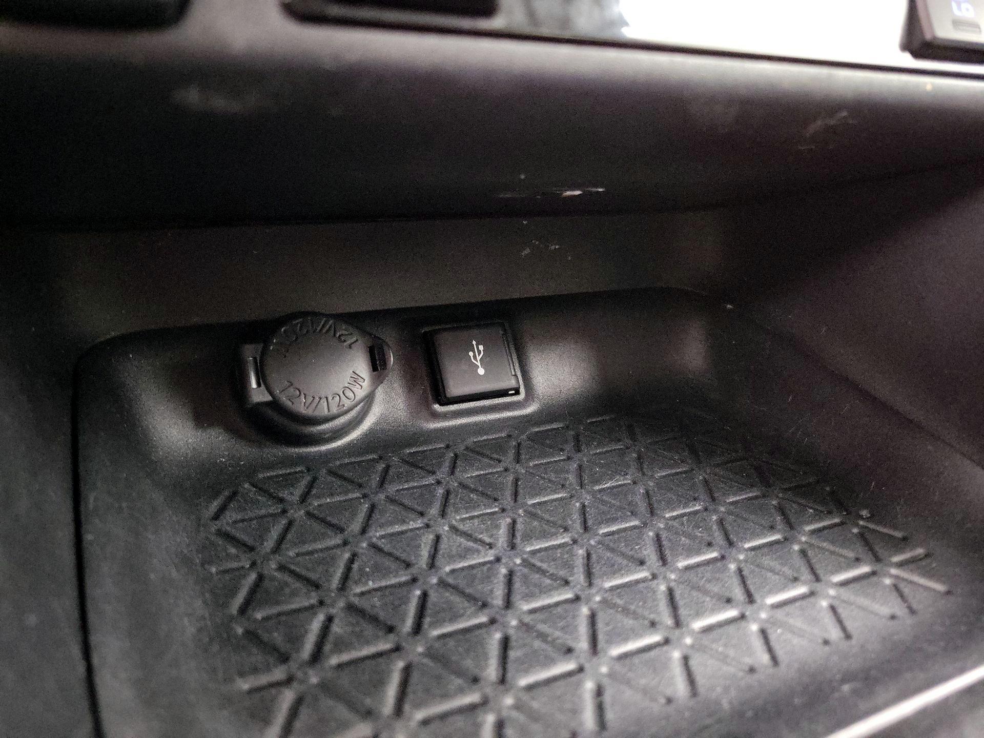 Thumbnail: 2020 Toyota RAV4 - 18