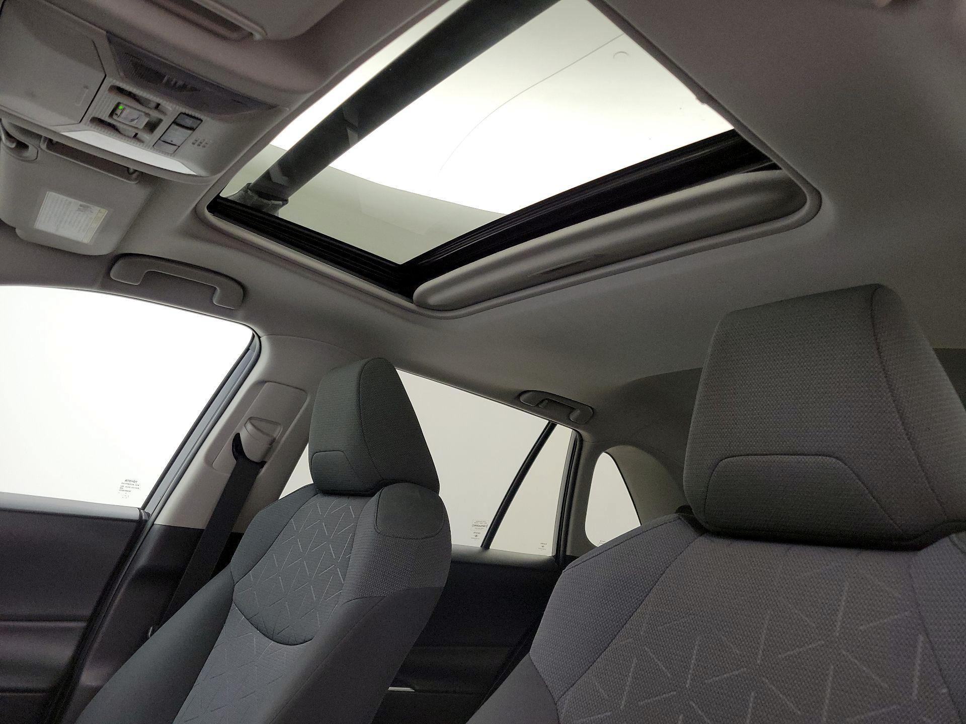 Thumbnail: 2020 Toyota RAV4 - 19