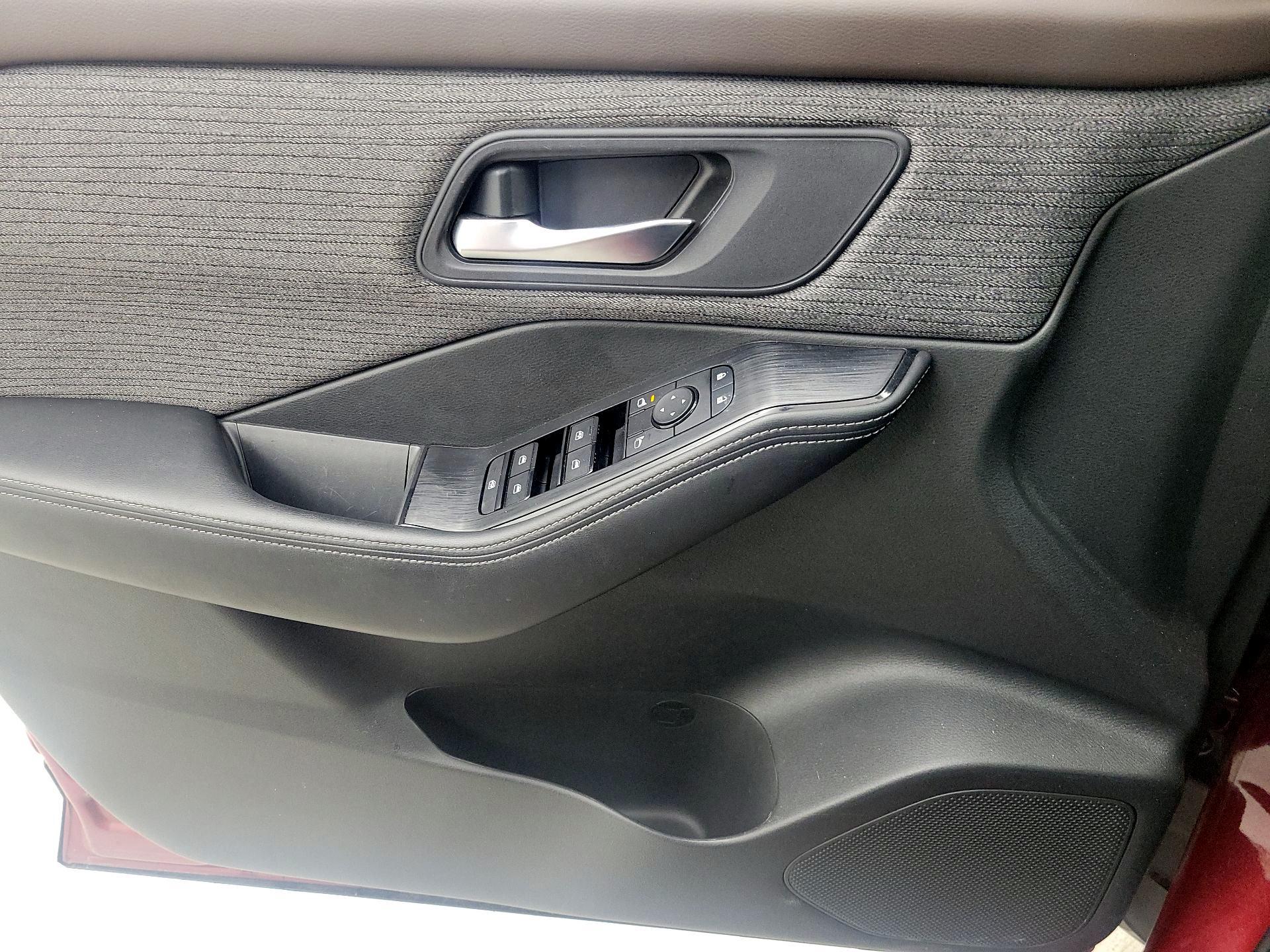 Thumbnail: 2023 Nissan Rogue - 12