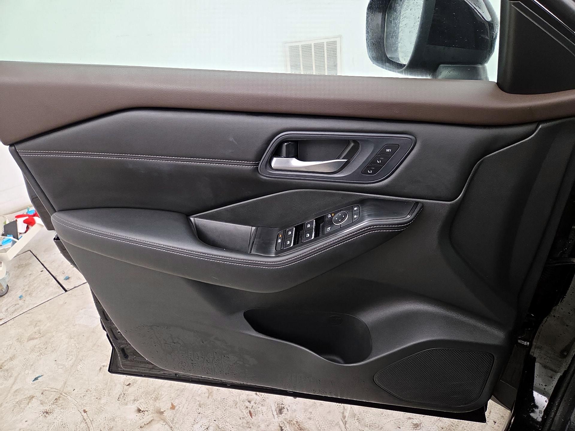 Thumbnail: 2023 Nissan Rogue - 12