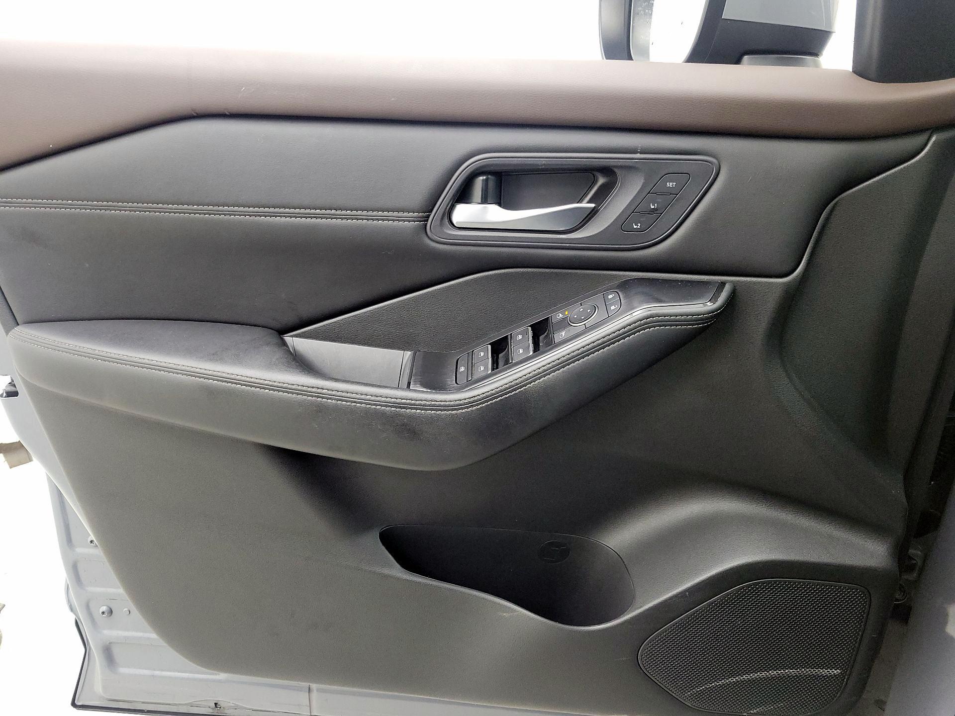 Thumbnail: 2023 Nissan Rogue - 12