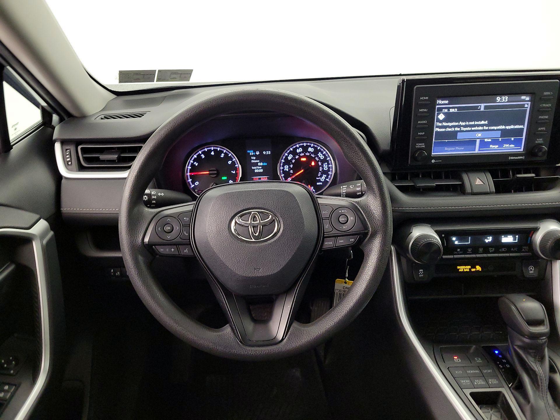 Thumbnail: 2020 Toyota RAV4 - 10