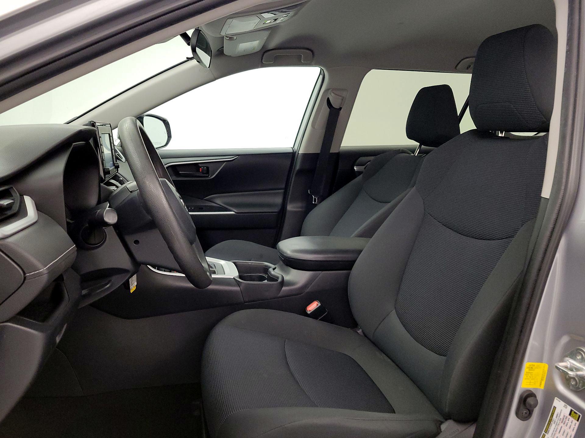 Thumbnail: 2020 Toyota RAV4 - 11