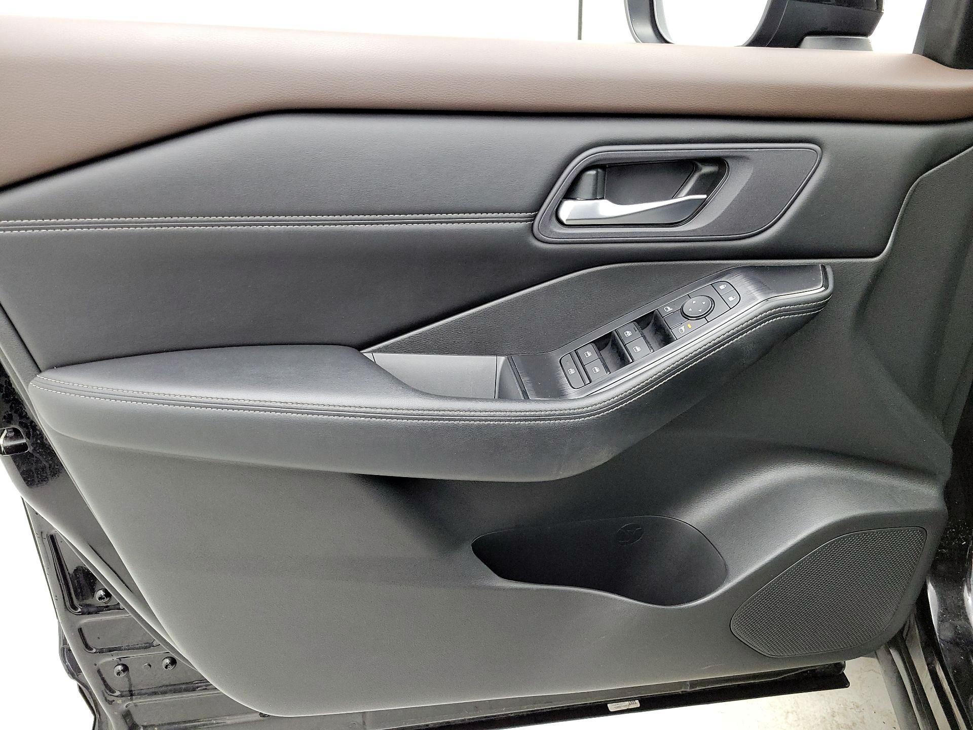 Thumbnail: 2023 Nissan Rogue - 12